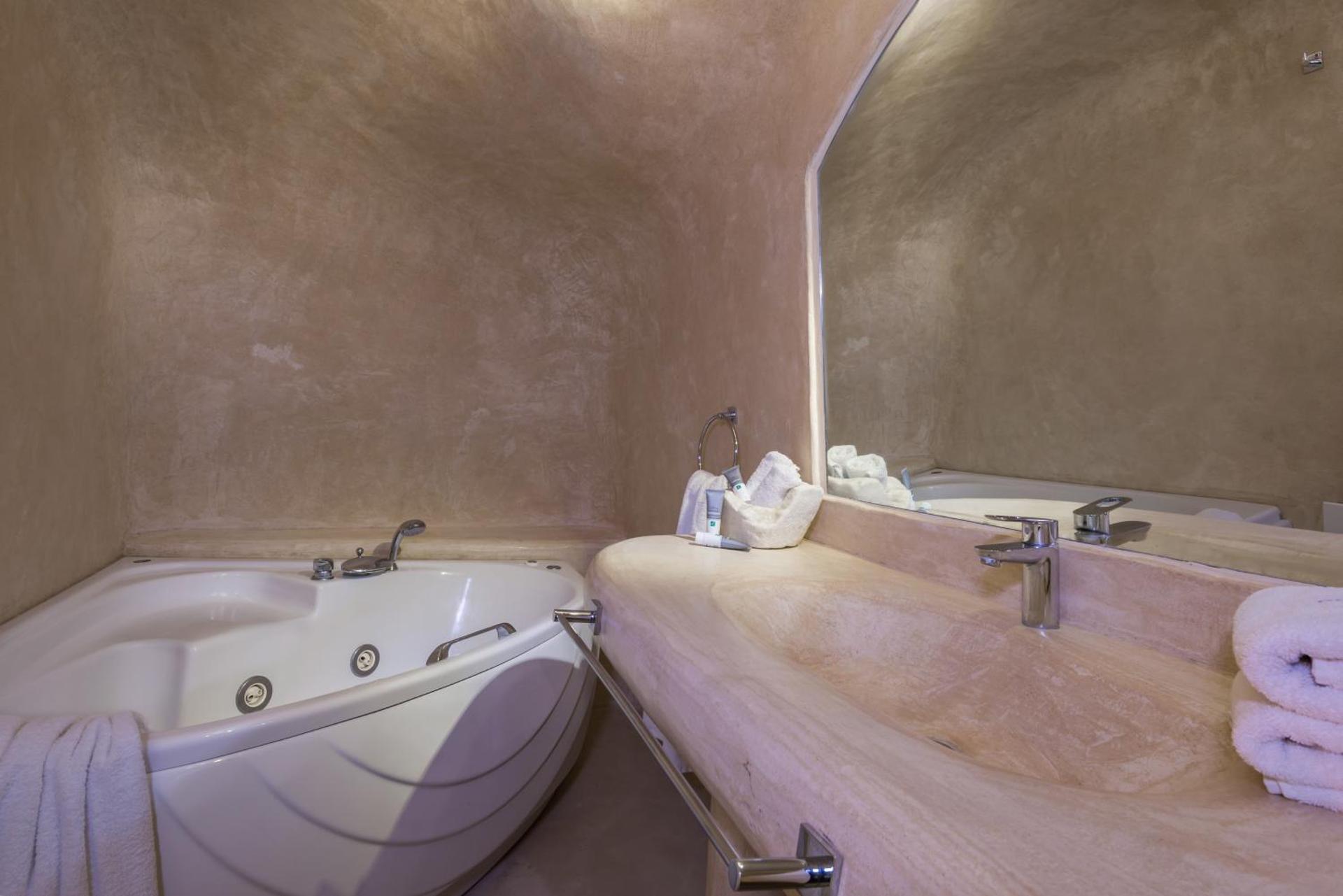 Iliovasilema Suites - Photo 55