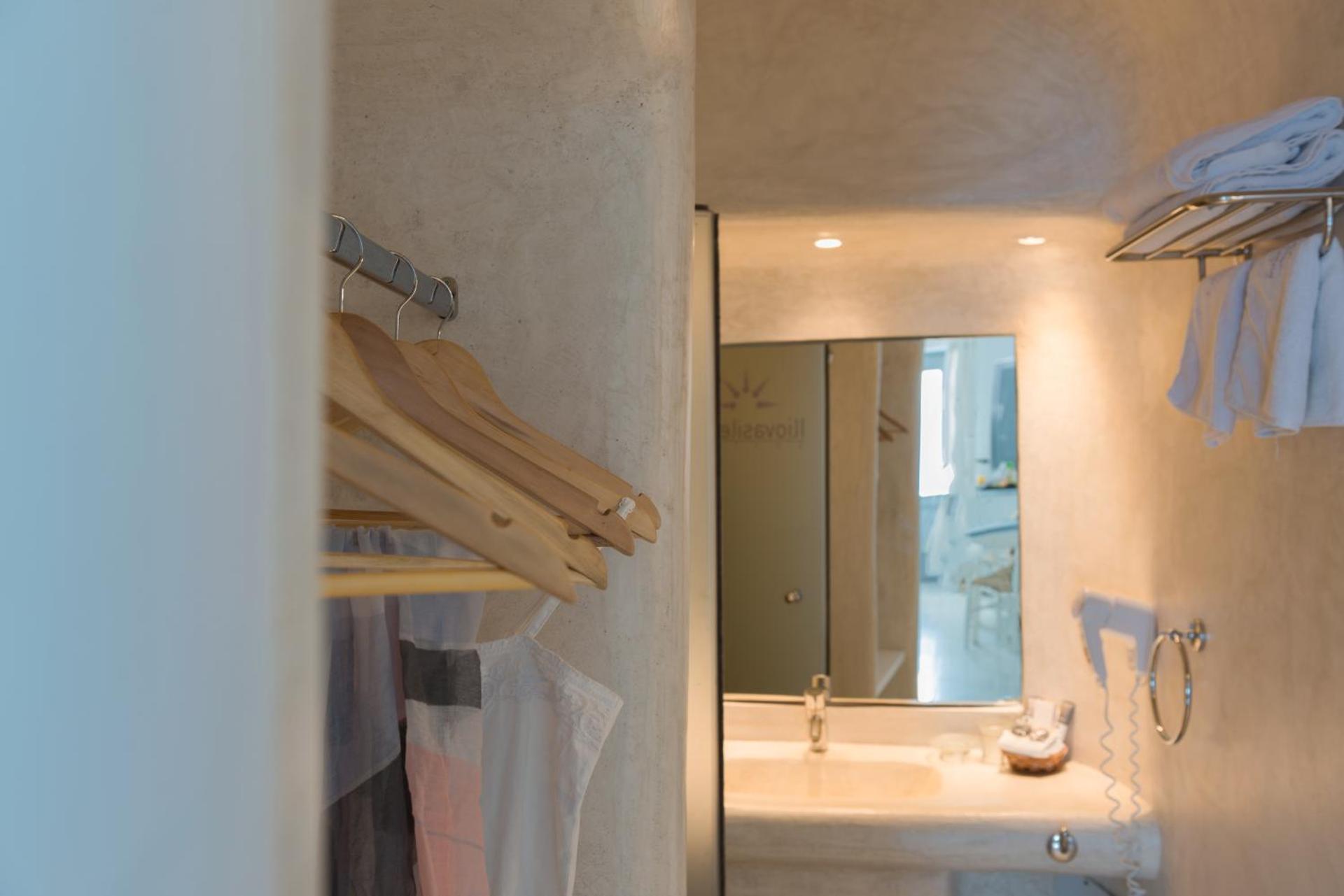 Iliovasilema Suites - Photo 138