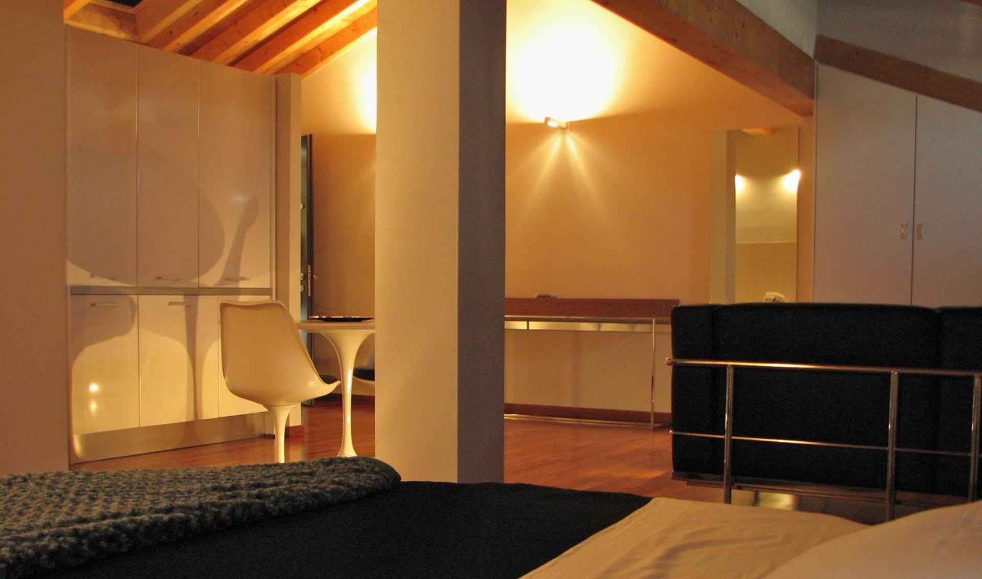 Parizzi Suites&Studio Restaurant - Photo 2