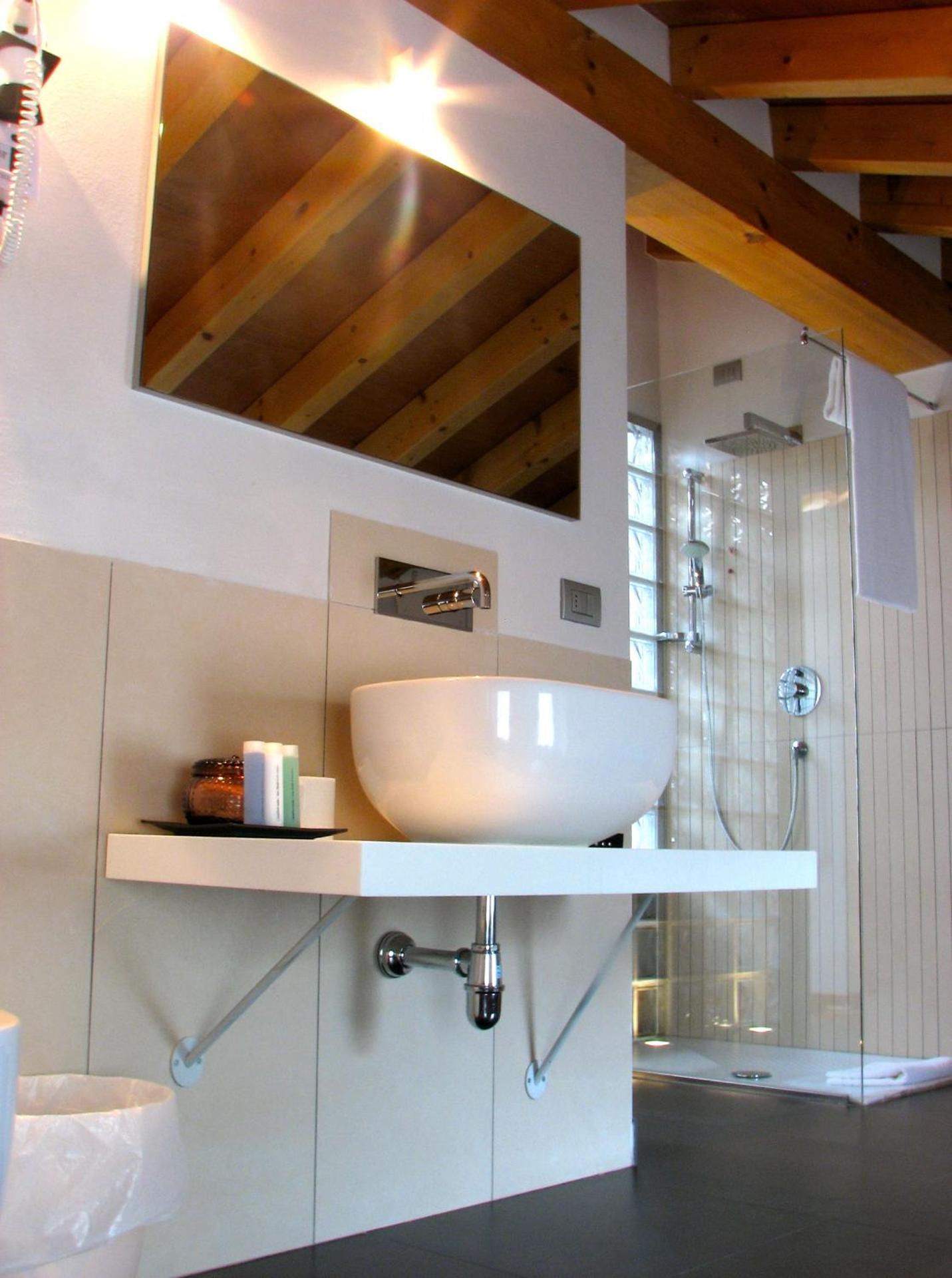 Parizzi Suites&Studio Restaurant - Photo 7