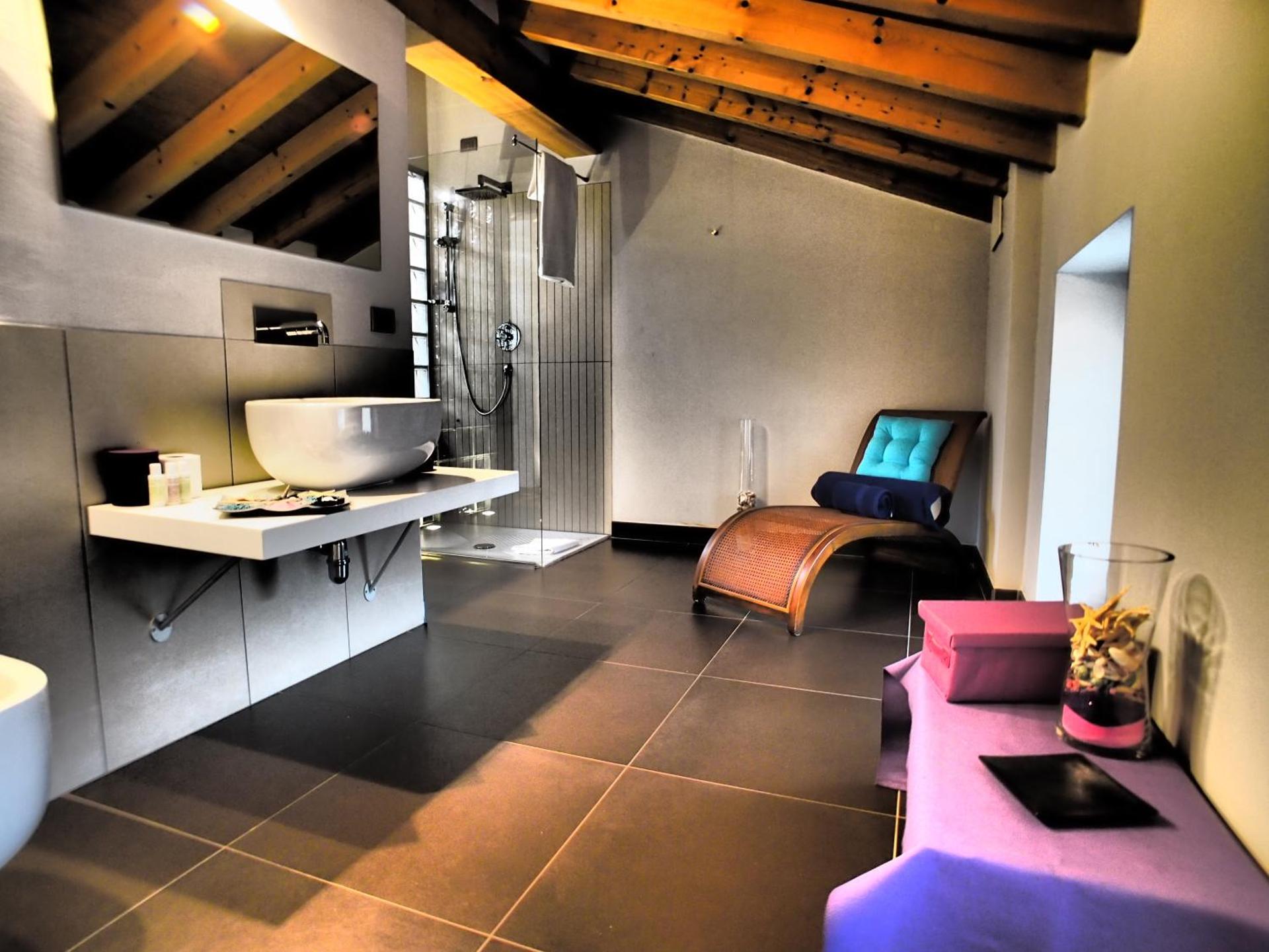Parizzi Suites&Studio Restaurant - Photo 5
