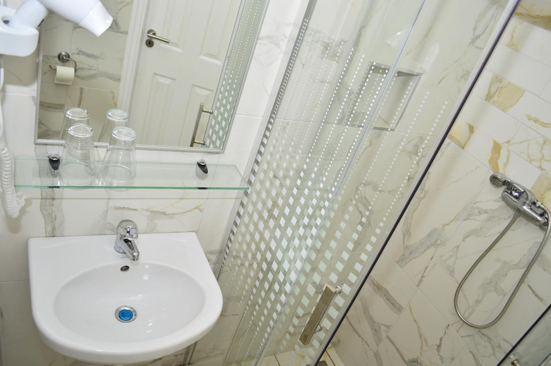 Centrooms House - Photo 38