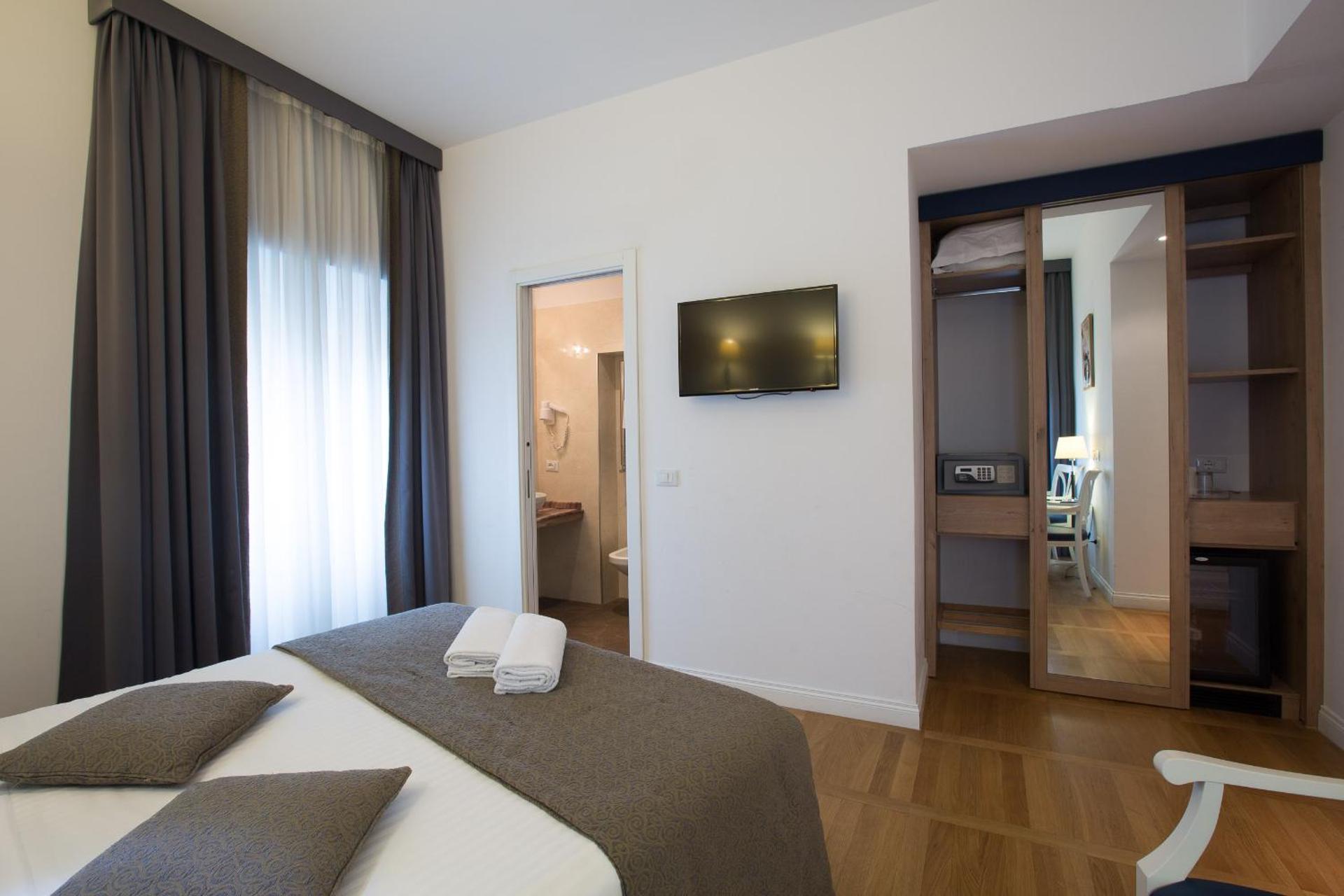 Floris Hotel - Photo 96