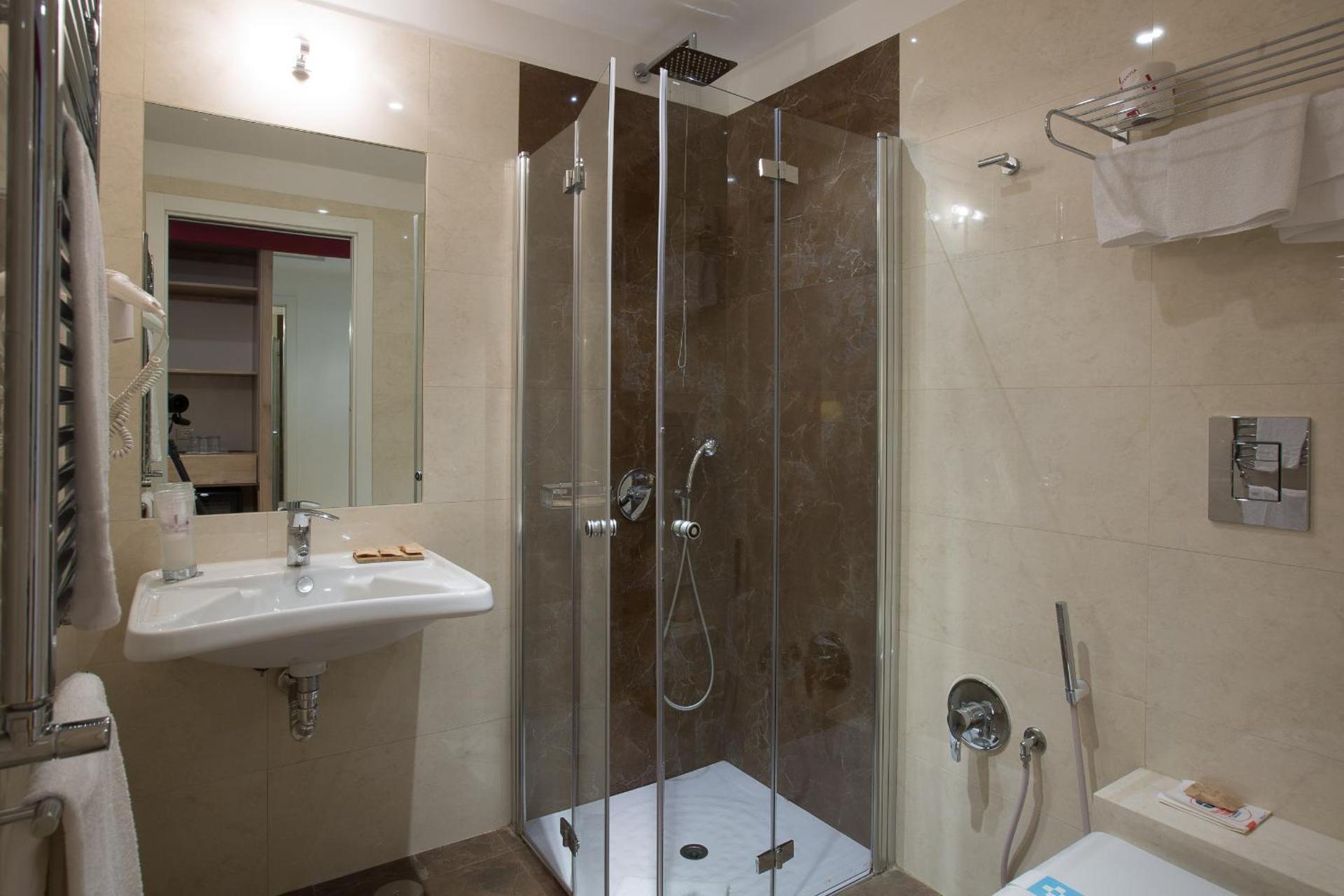 Floris Hotel - Photo 126