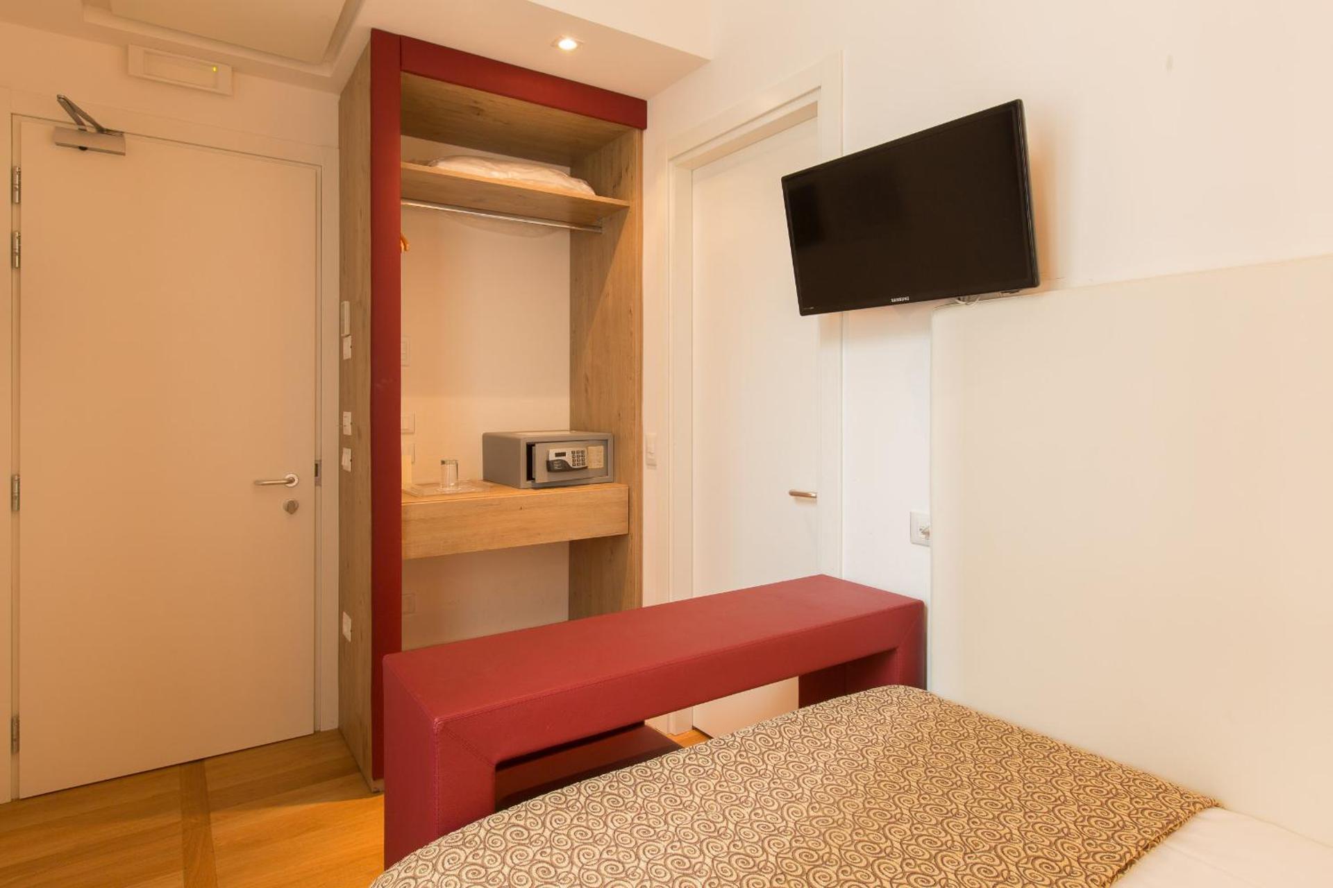 Floris Hotel - Photo 68