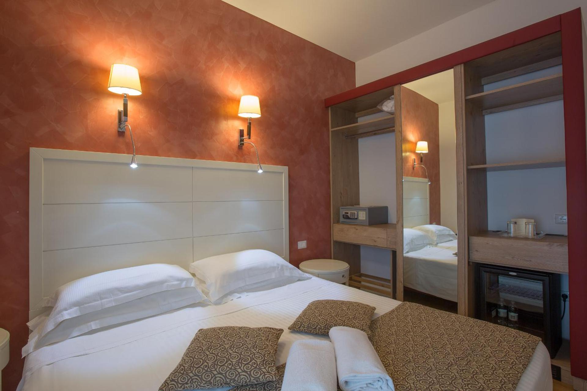 Floris Hotel - Photo 25