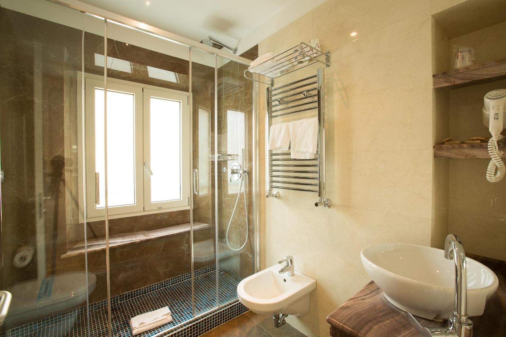 Floris Hotel - Photo 27