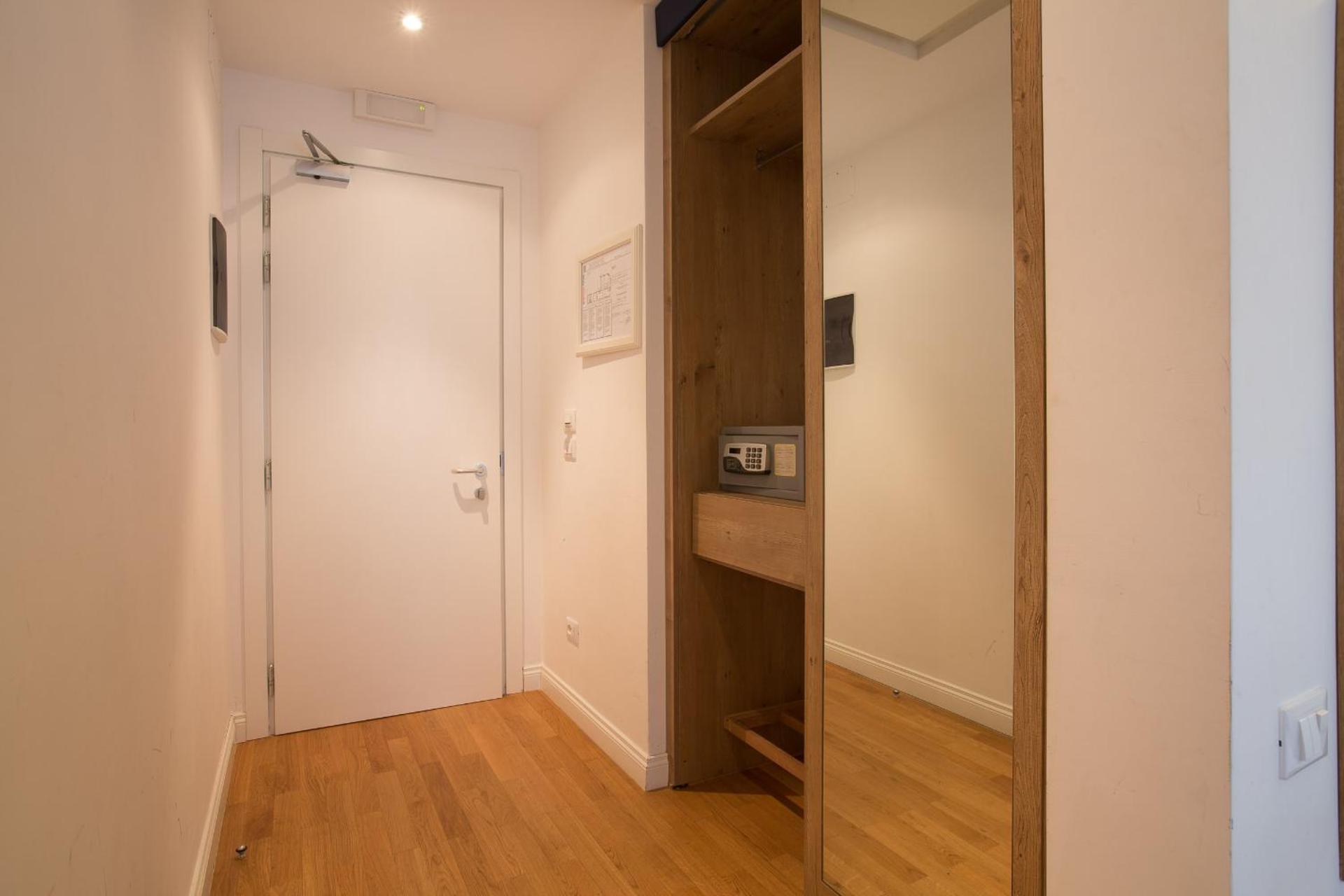 Floris Hotel - Photo 73