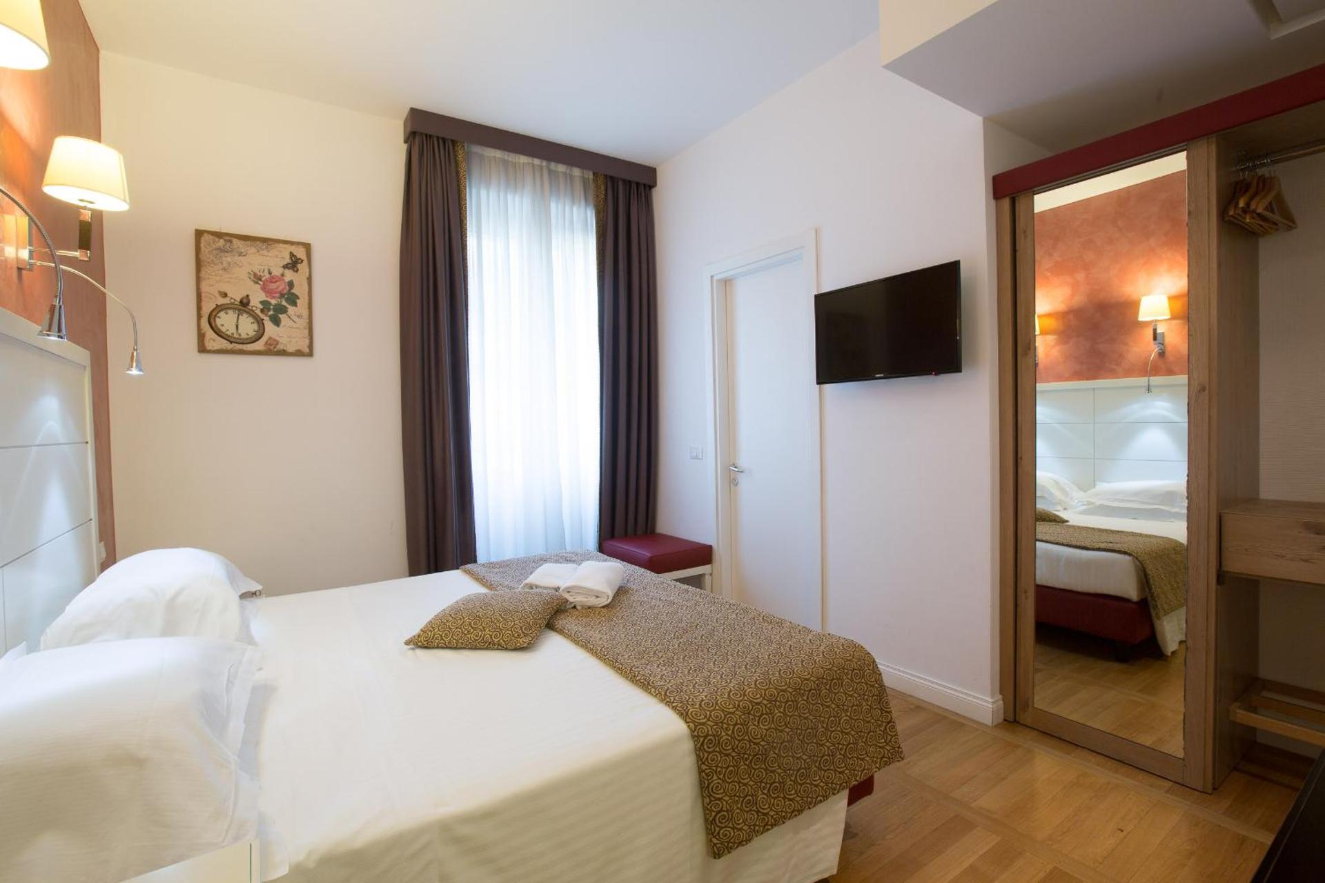 Floris Hotel - Photo 6