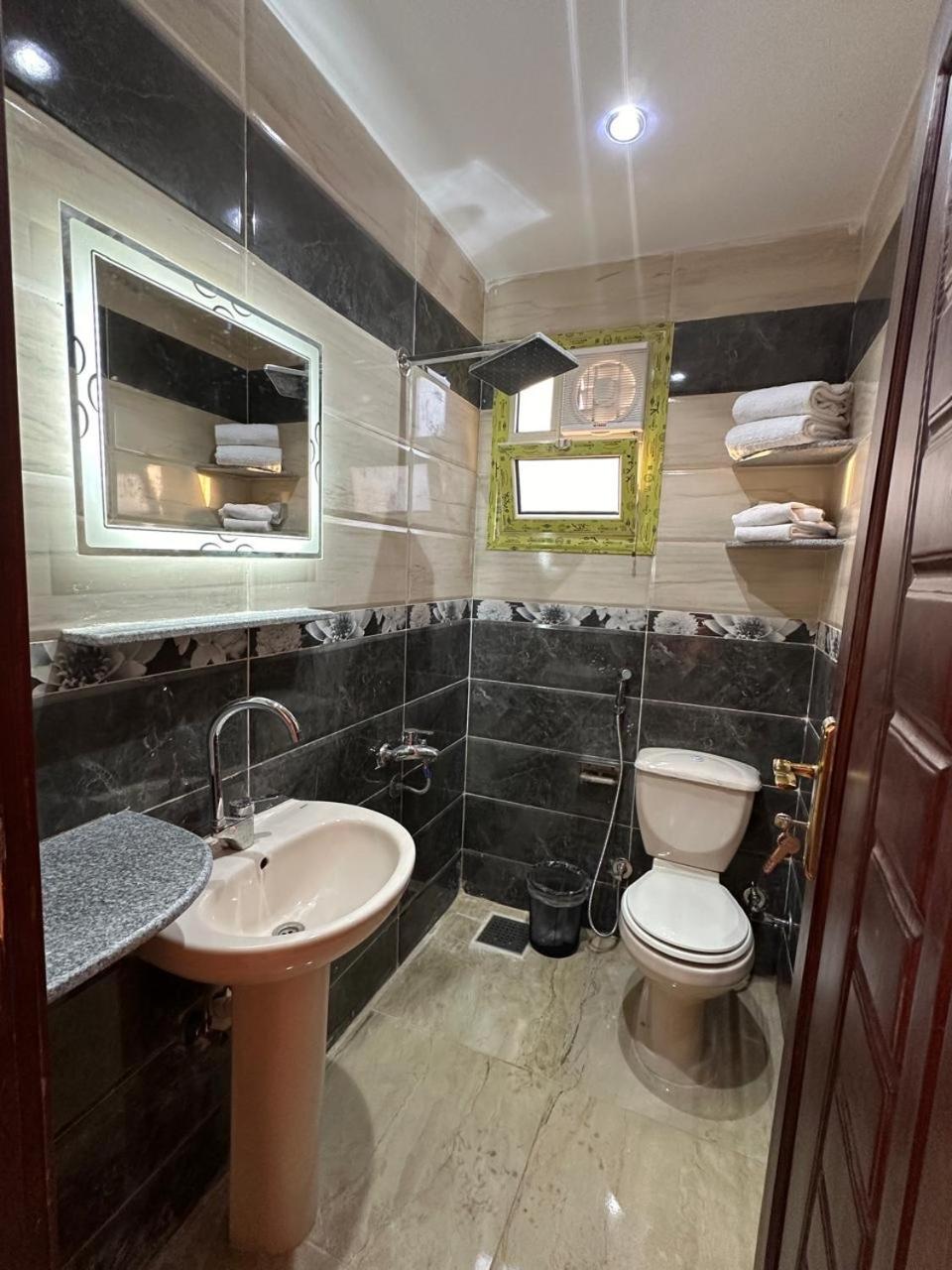 Great Sun Pyramids Inn - Photo 19