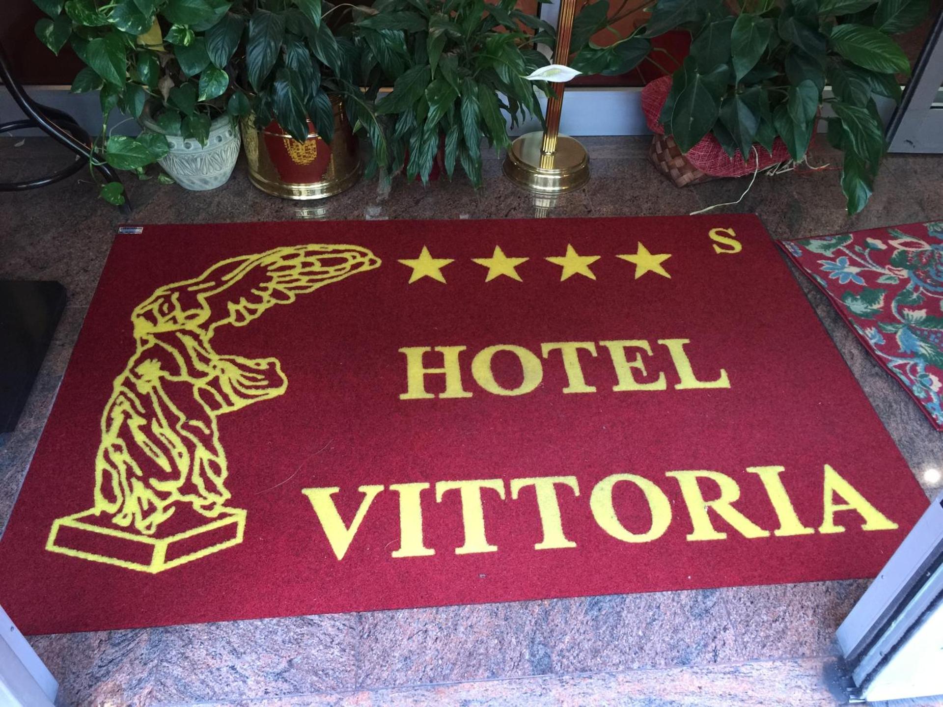 Hotel Vittoria - Photo 98