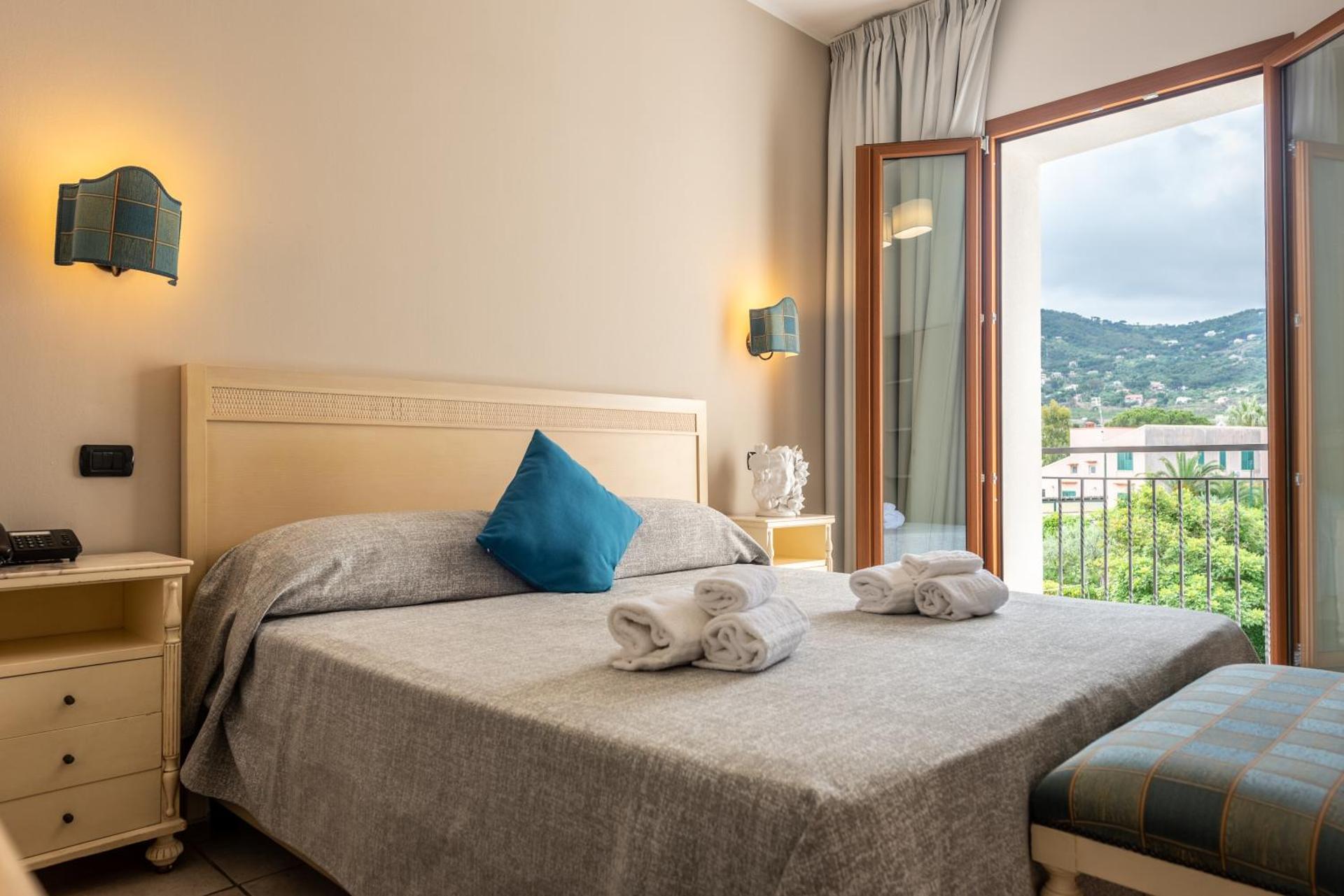 Hotel Baia Del Capitano - Photo 2