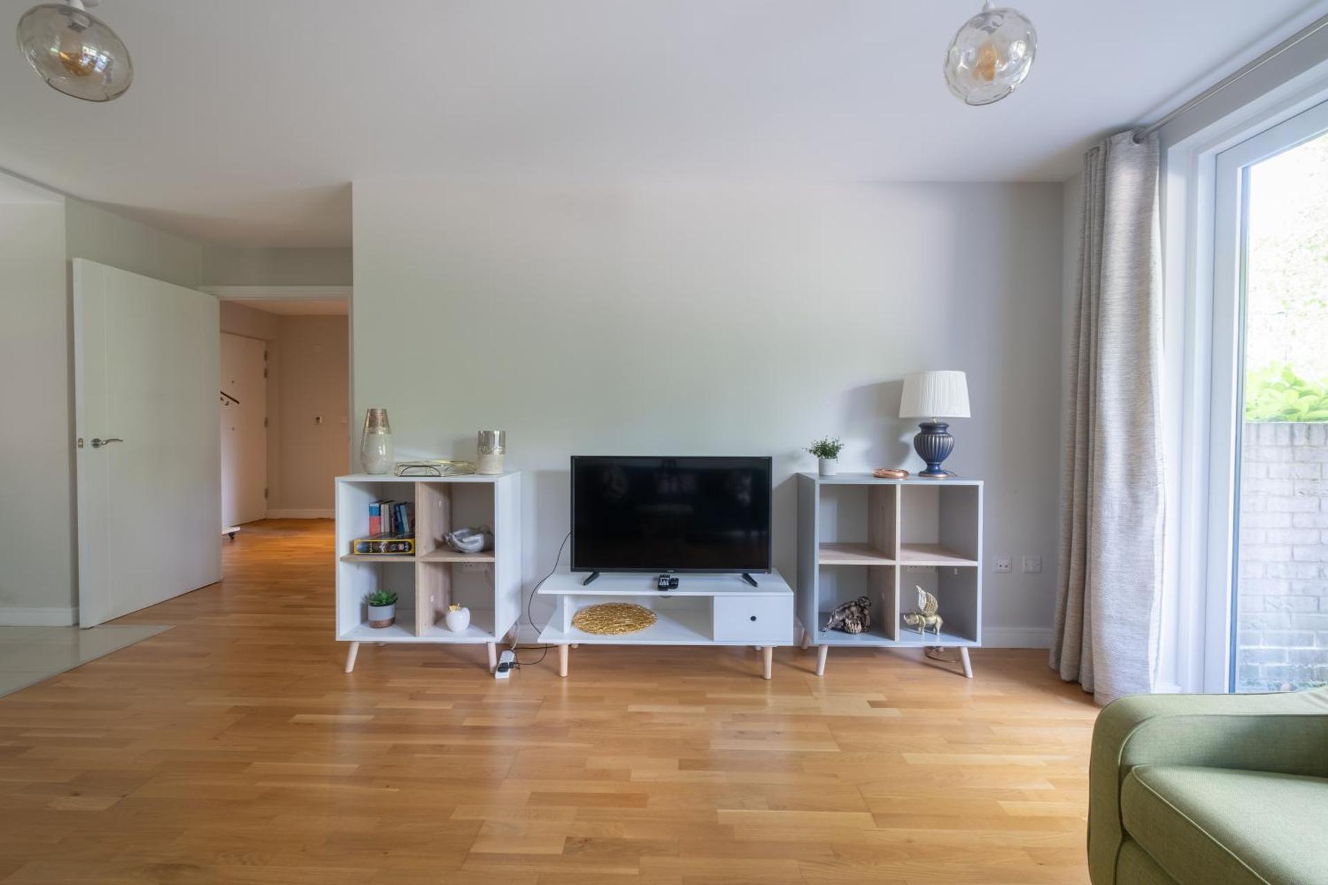 Brand New London Flat with Car Park - Photo 9