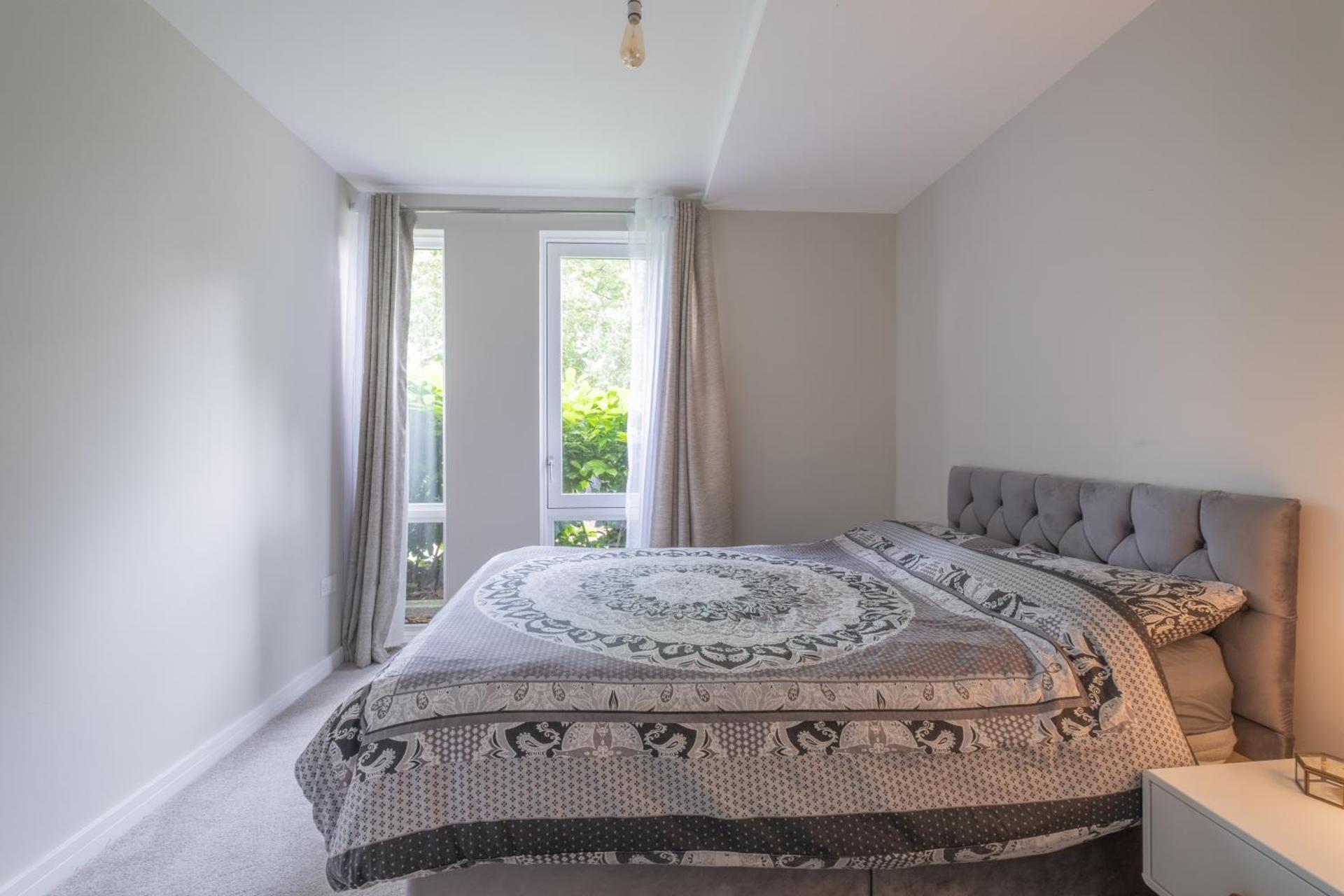 Brand New London Flat with Car Park - Photo 21