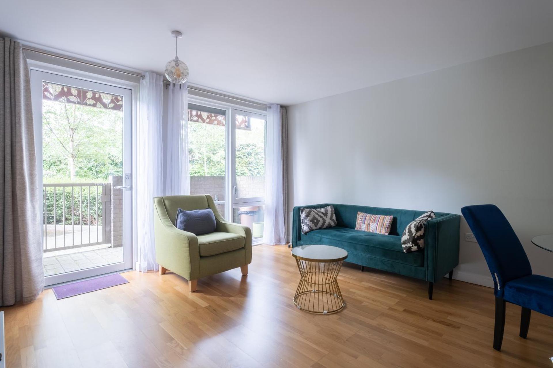Brand New London Flat with Car Park - Photo 7