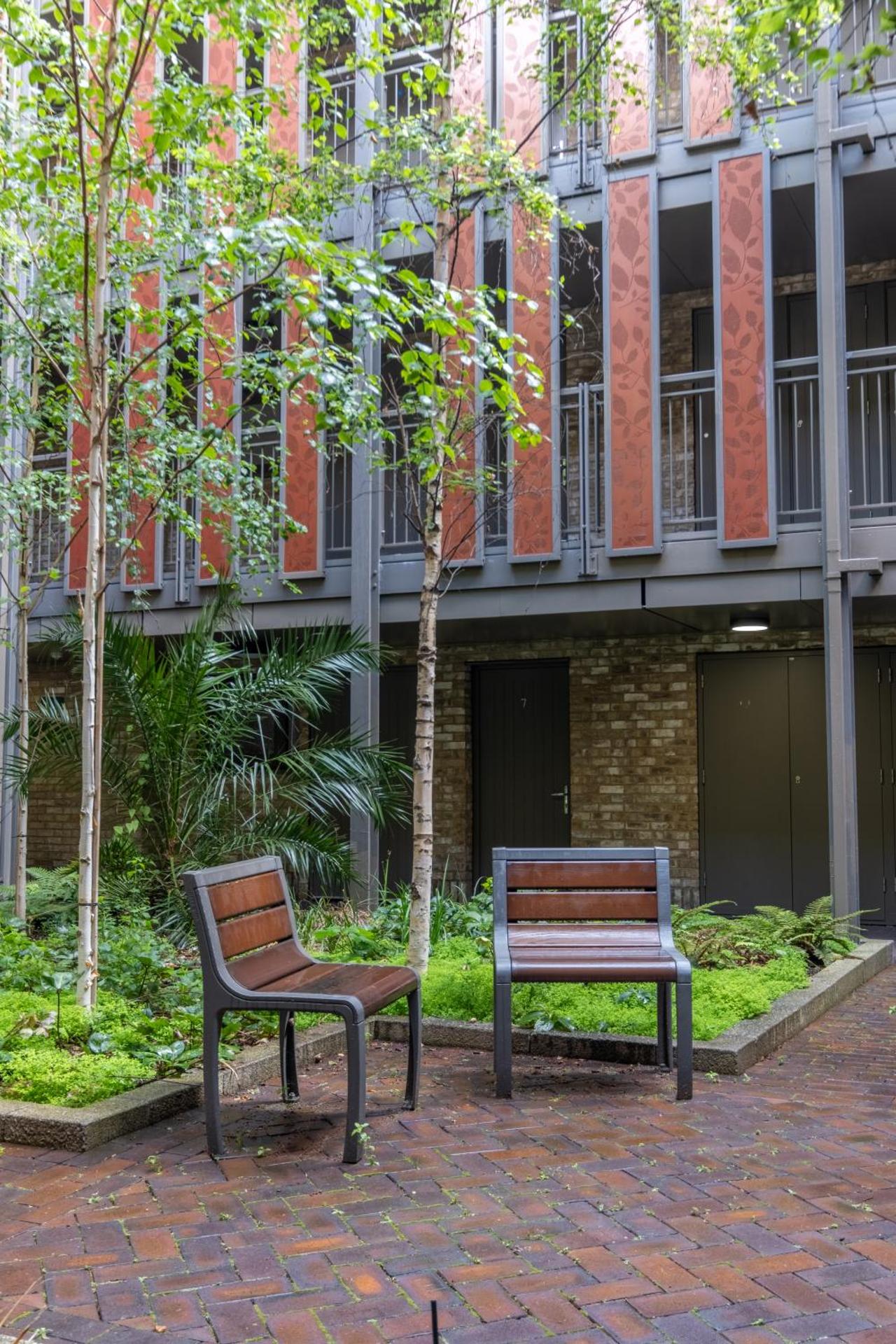 Brand New London Flat with Car Park - Photo 6