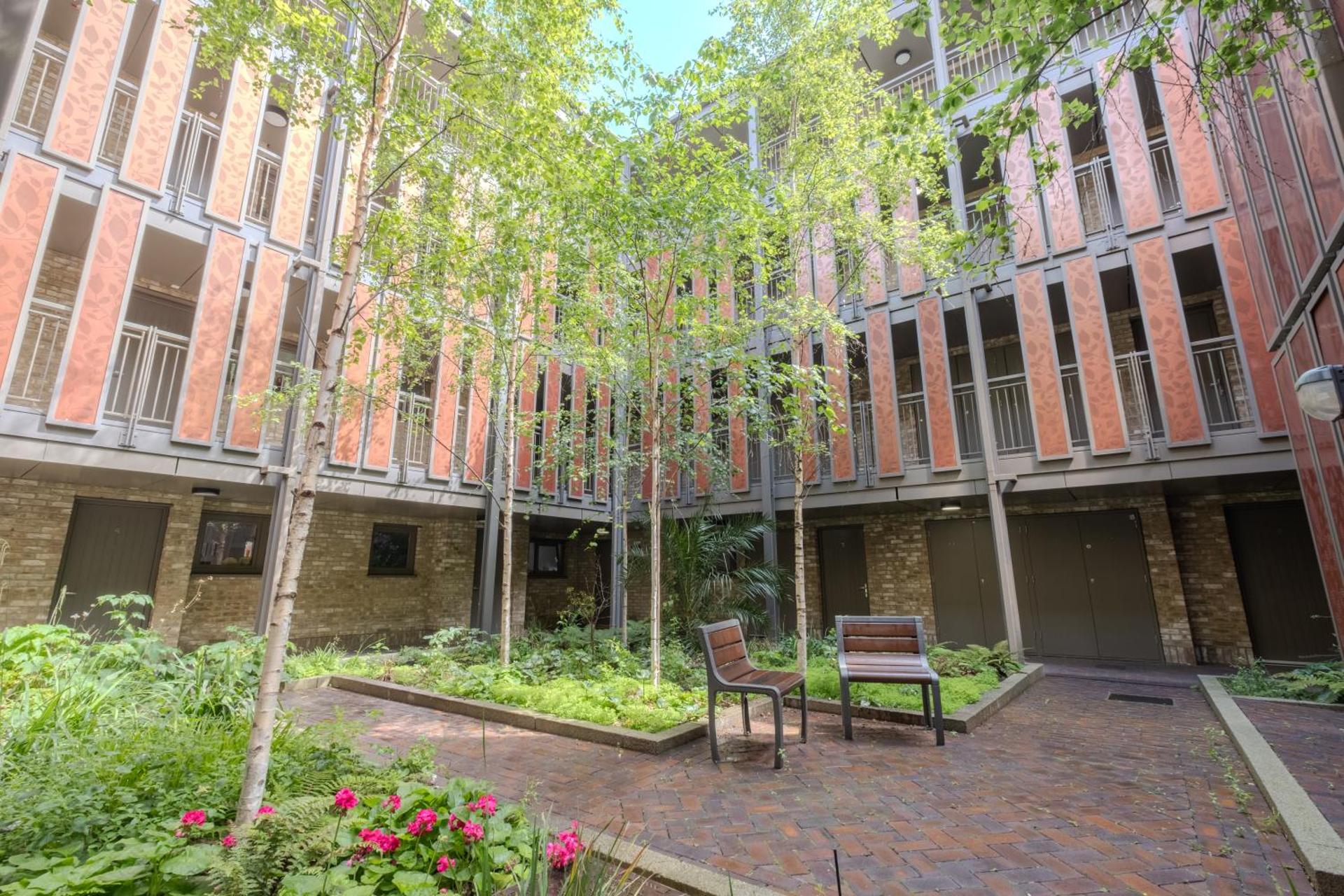 Brand New London Flat with Car Park - Photo 5
