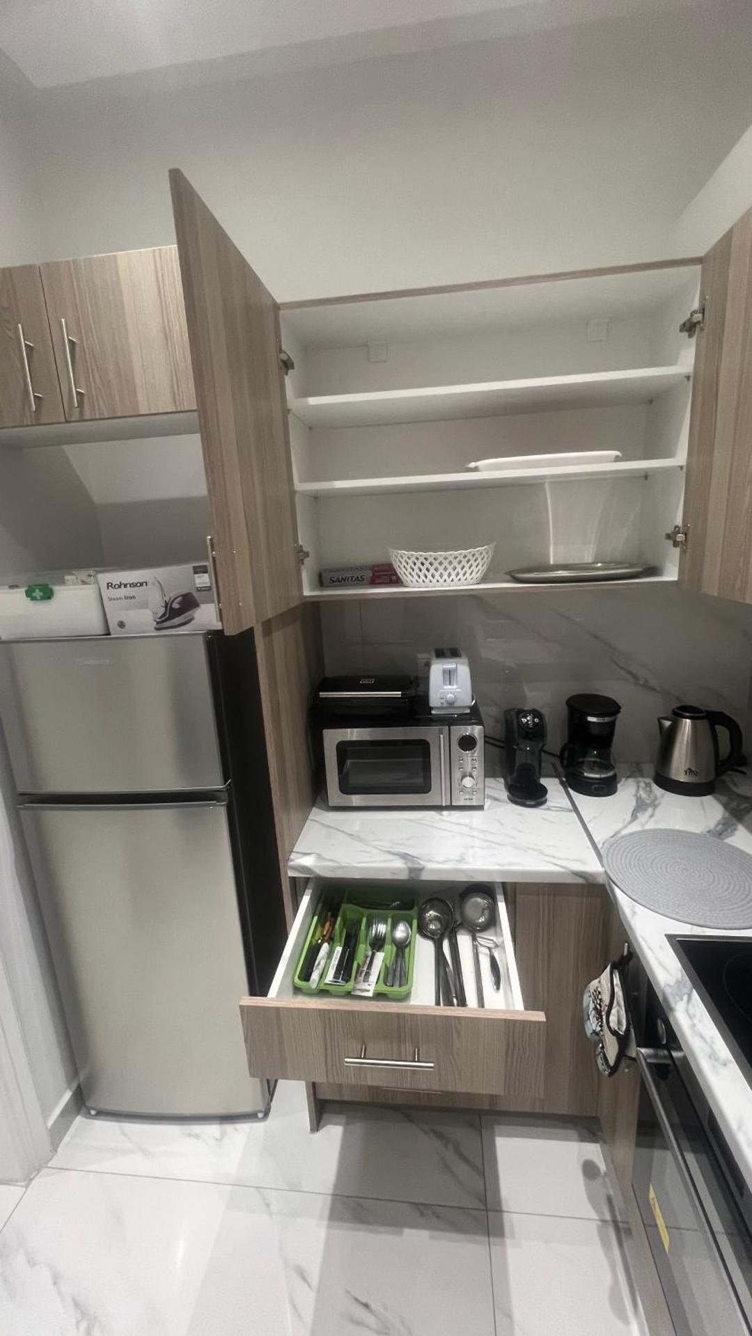 Four Seasons Apartment - Photo 11