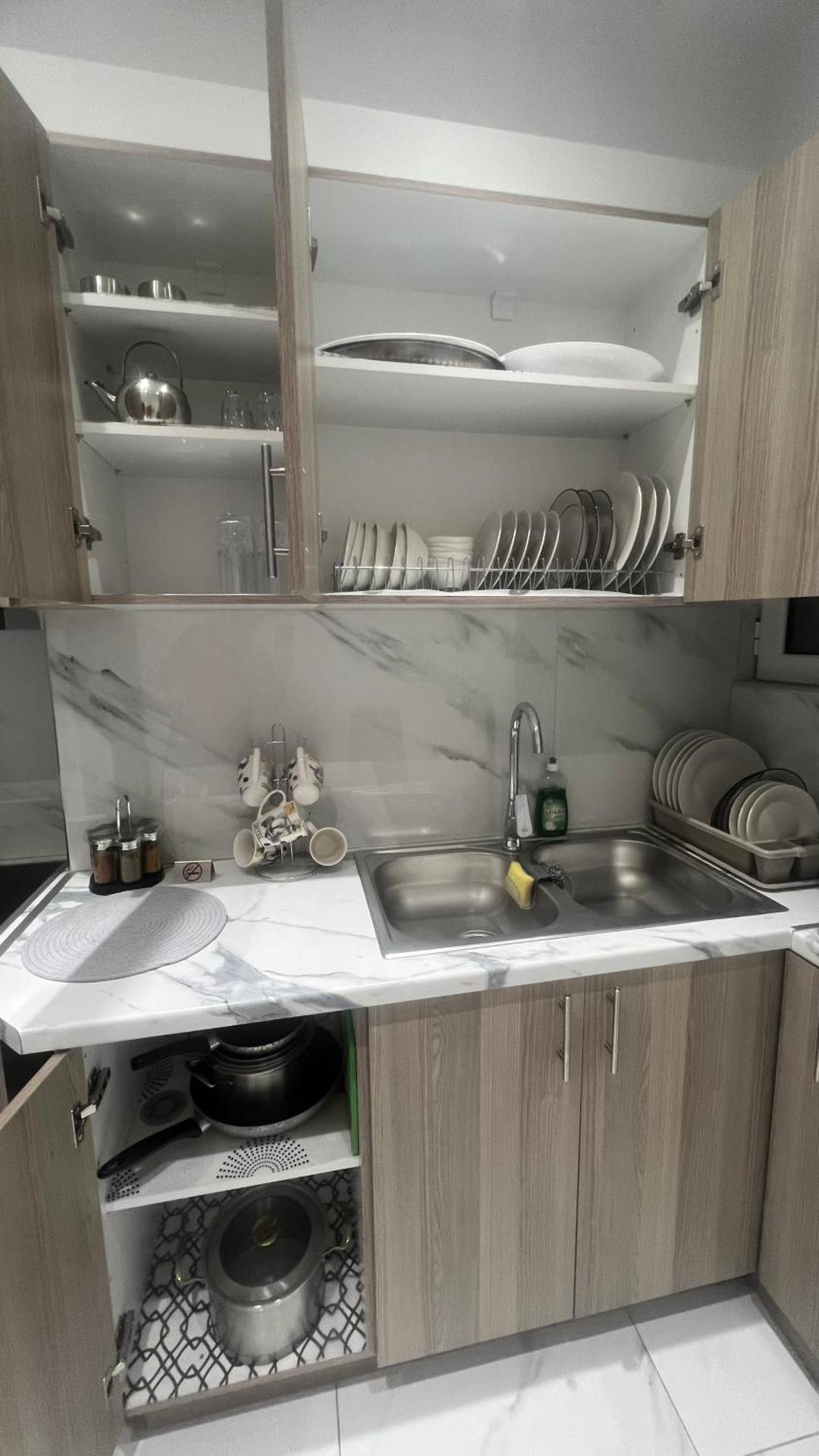 Four Seasons Apartment - Photo 17