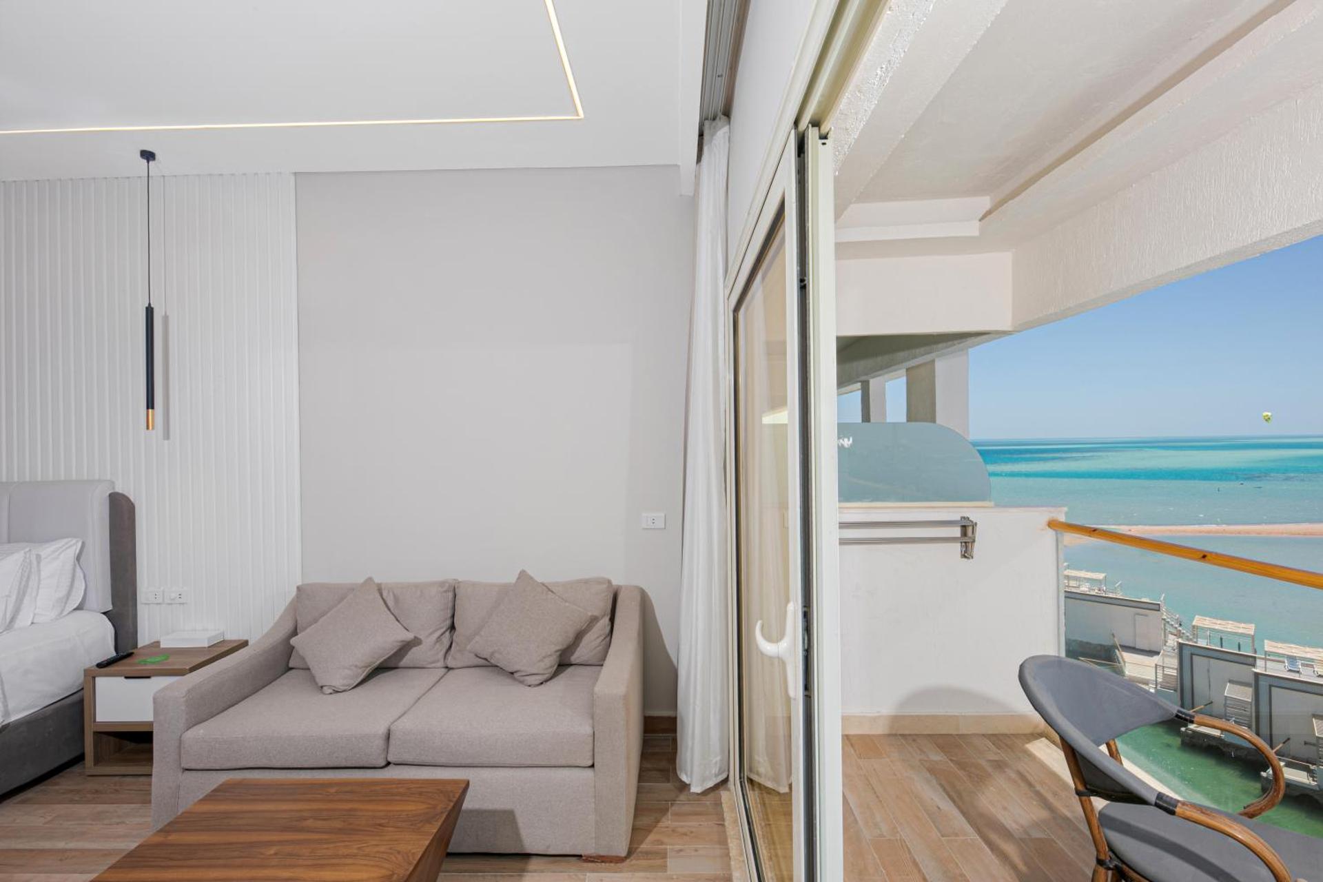 Deluxe Suite with Sea View