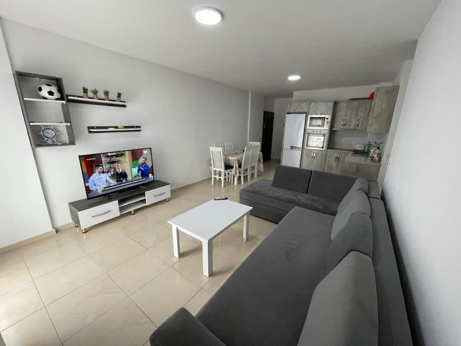 Saranda Flat - Photo 4