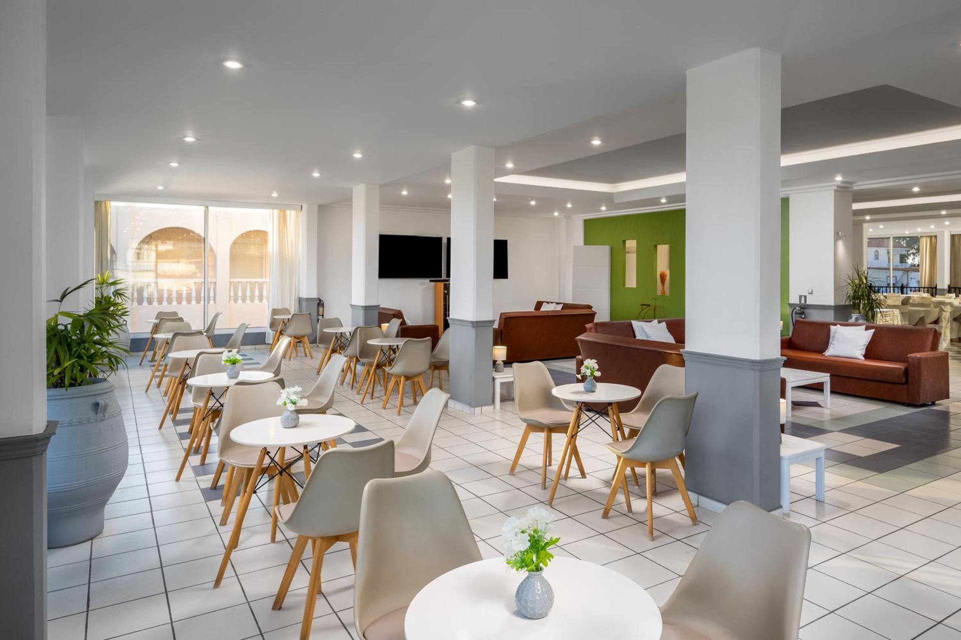 Bayside Hotel Katsaras - Photo 33