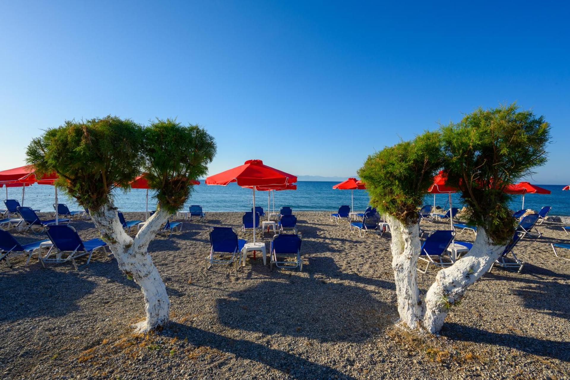 Bayside Hotel Katsaras - Photo 16