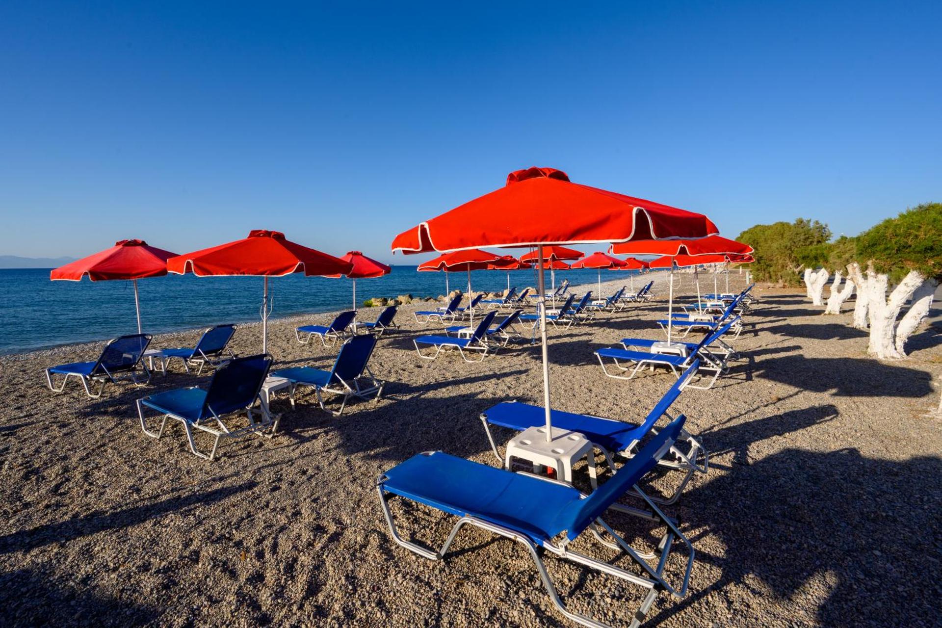 Bayside Hotel Katsaras - Photo 17