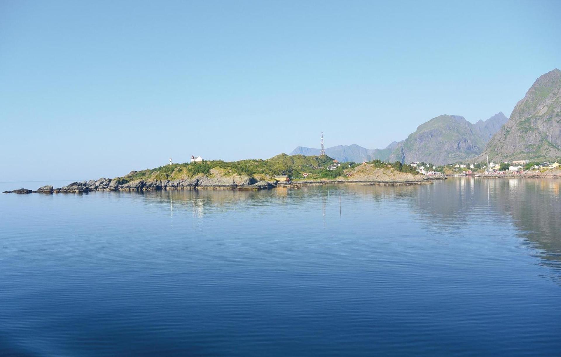 Two-Bedroom Holiday Home In Sorvagen - Photo 12