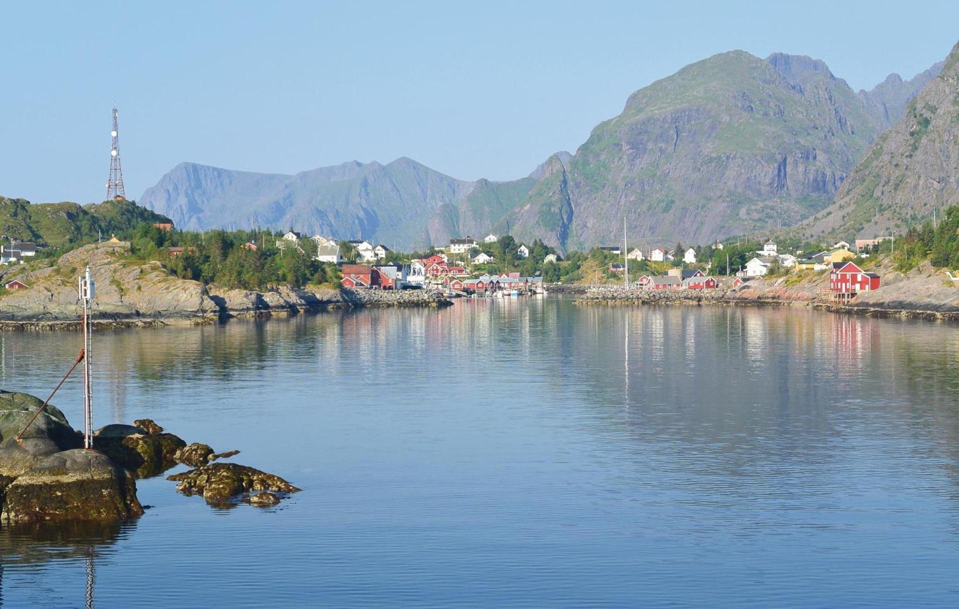 Two-Bedroom Holiday Home In Sorvagen - Photo 11