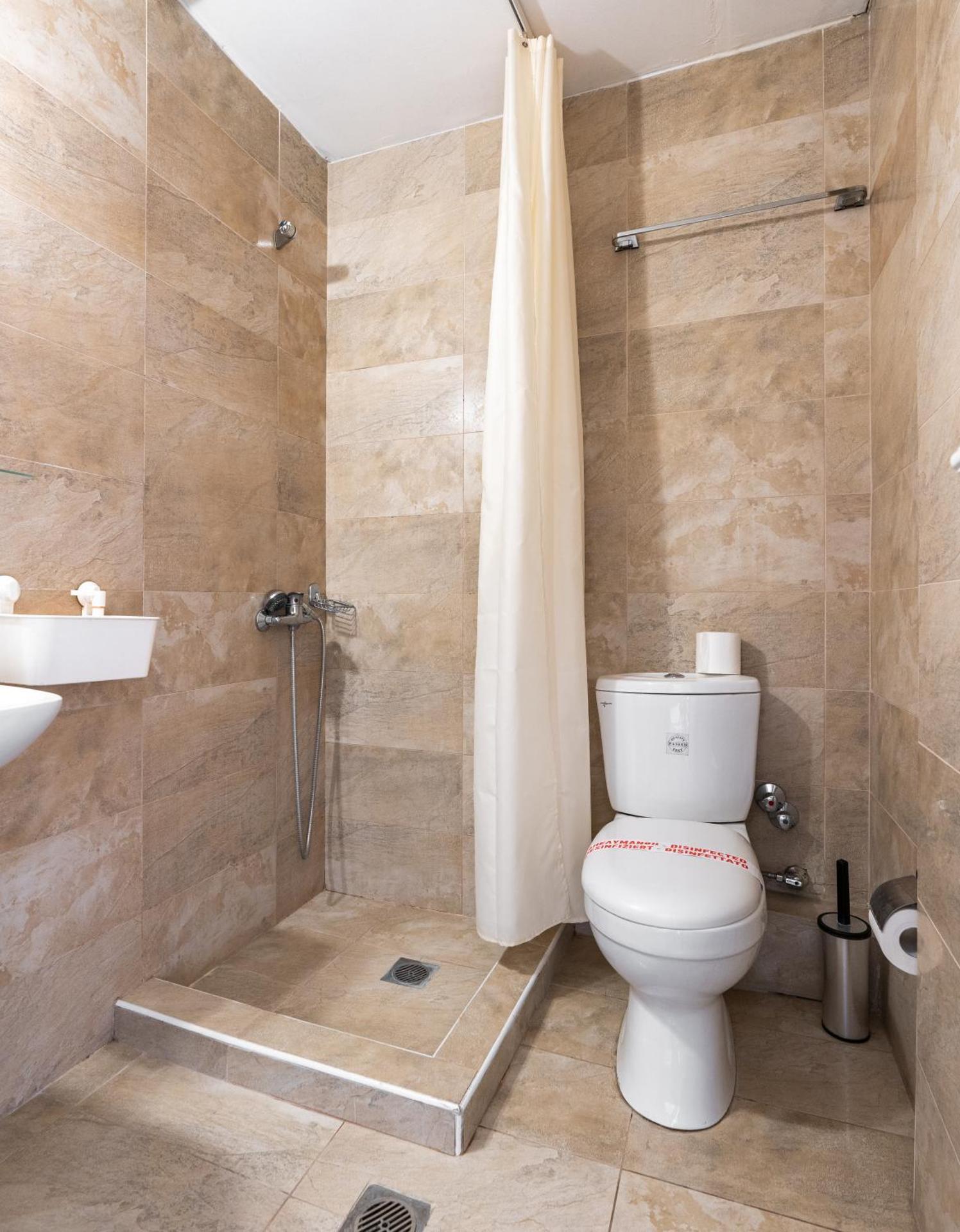 Alexandria Hotel - Photo 26