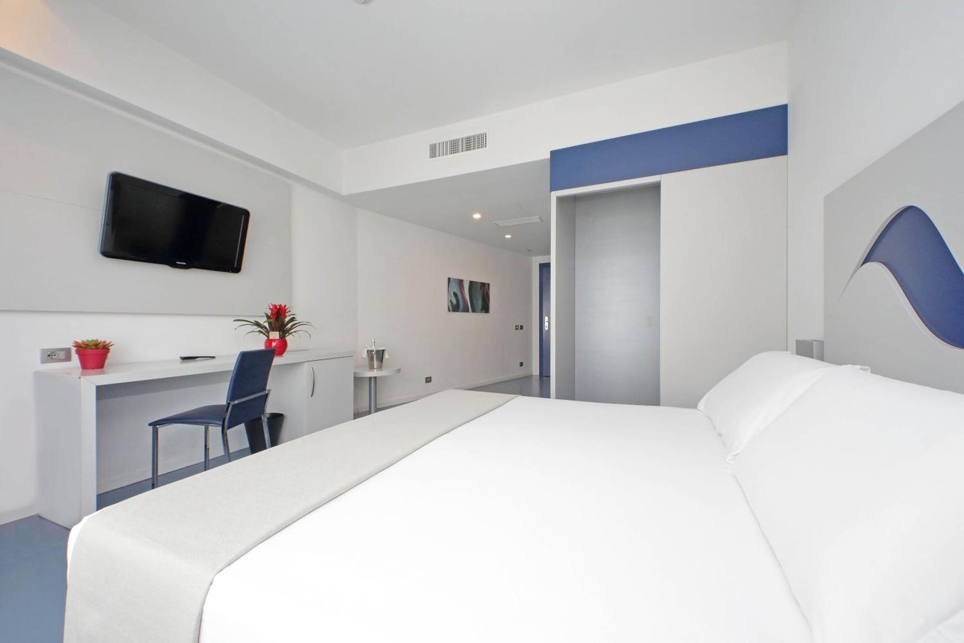 Hotel Poseidon - Photo 11