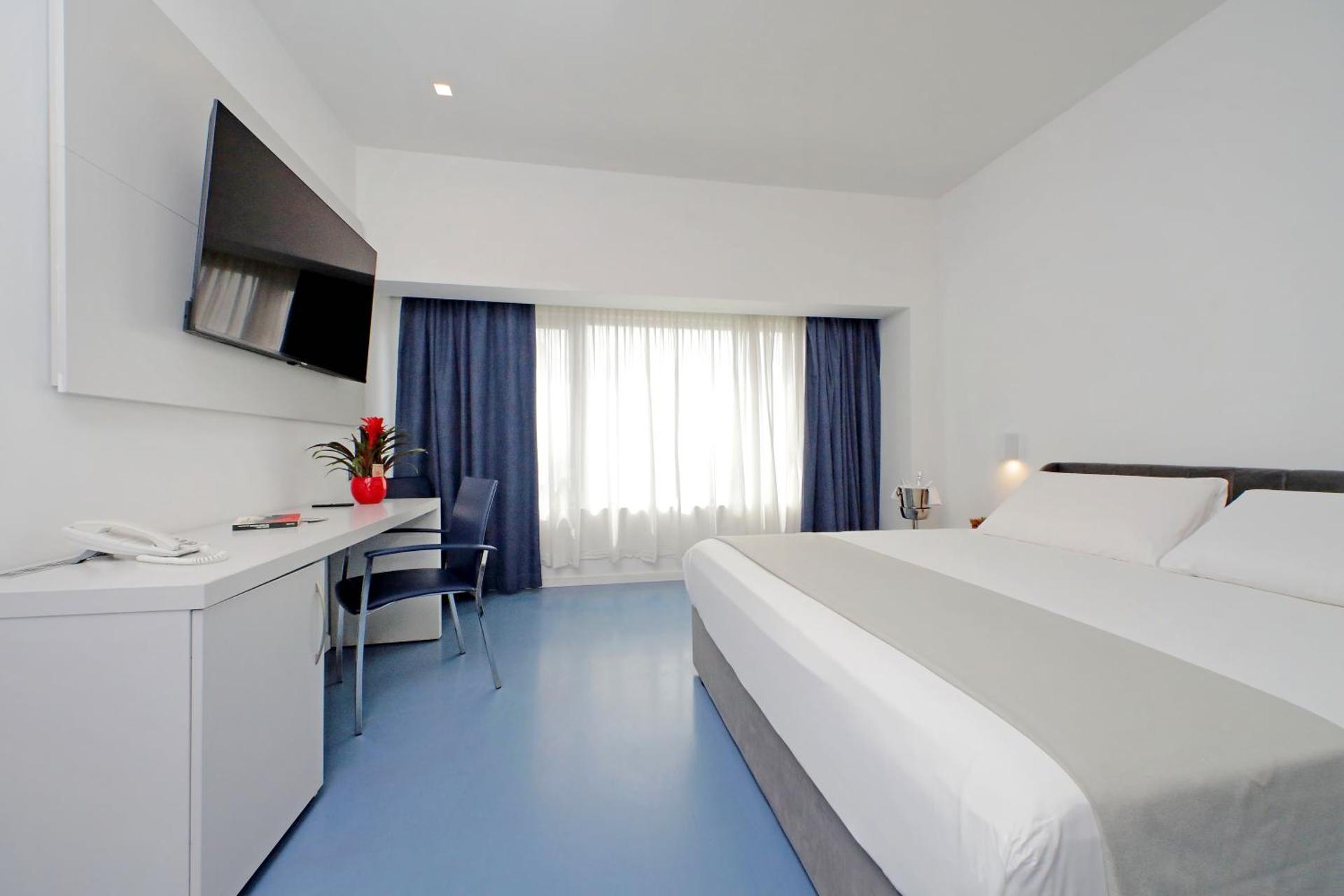 Hotel Poseidon - Photo 2