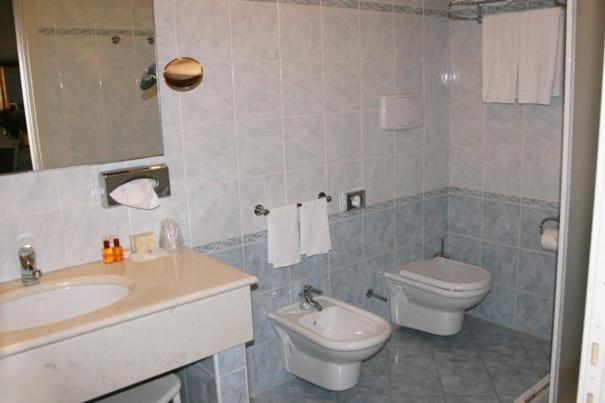 Hotel Gabarda - Photo 3