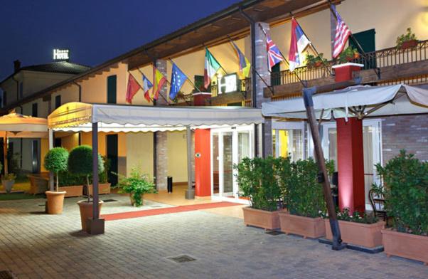 Hotel Gabarda - Photo 11