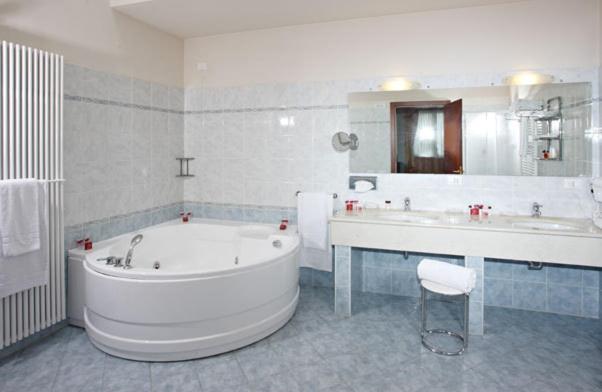Hotel Gabarda - Photo 6