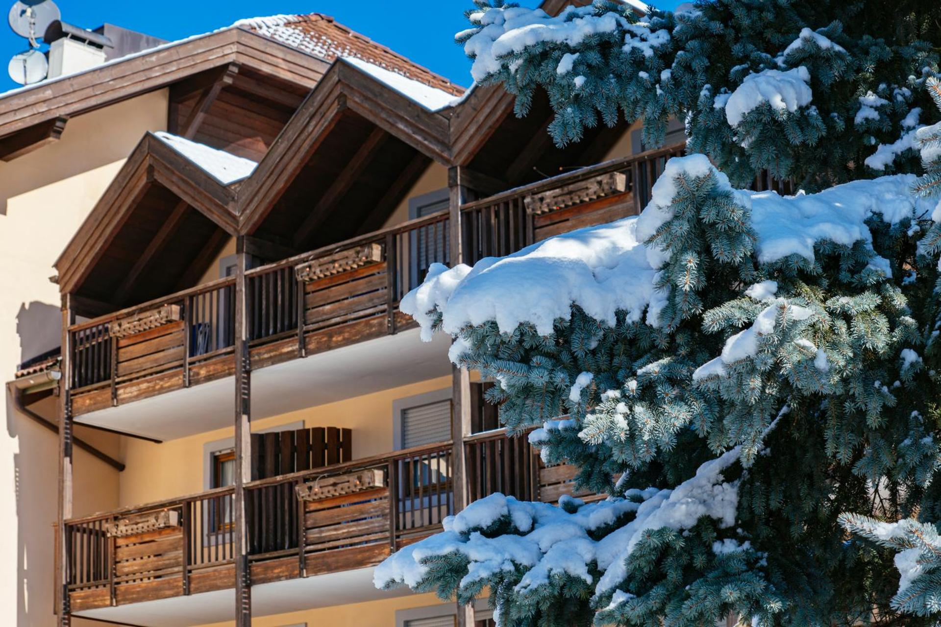 Aparthotel Majestic - Photo 99