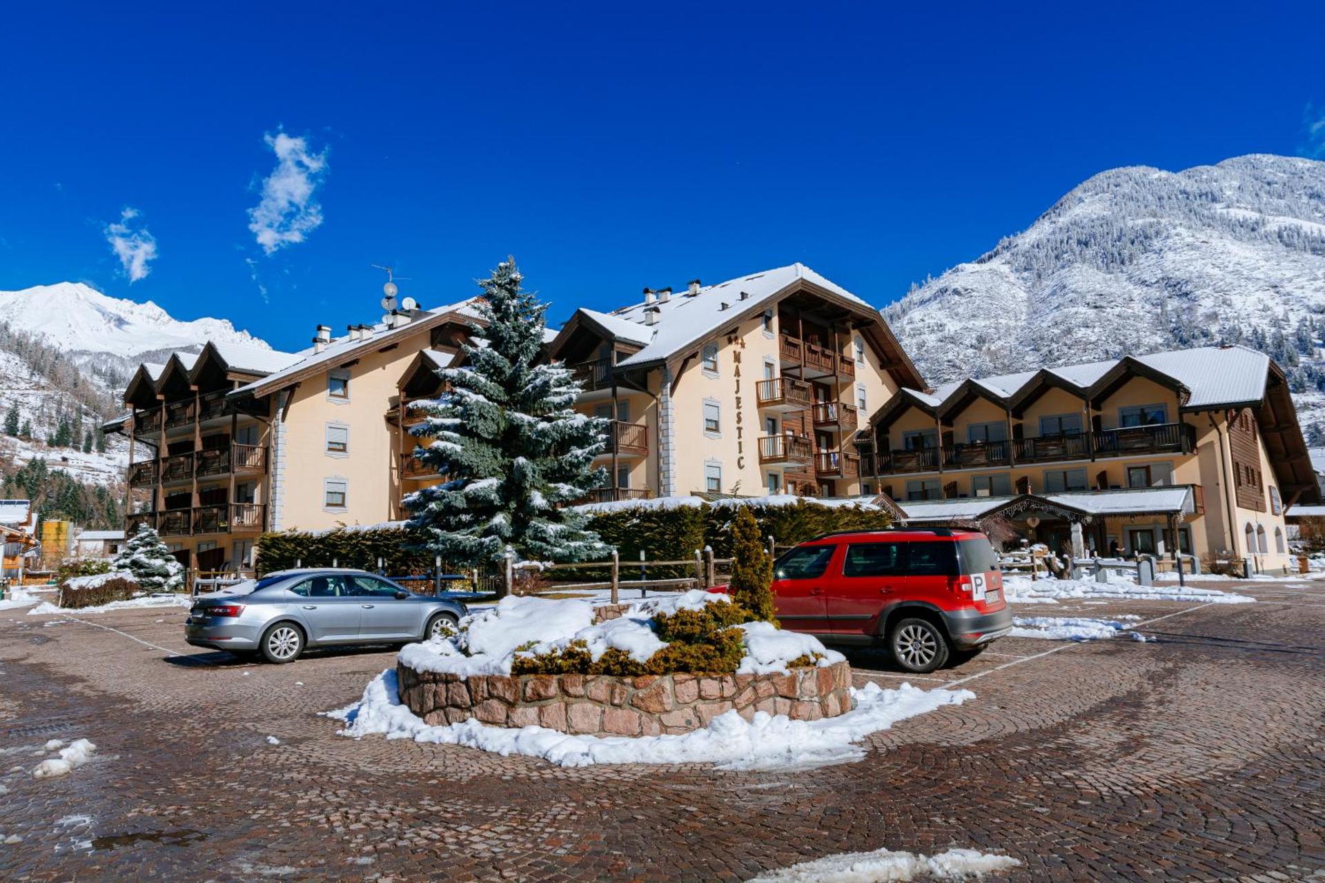 Aparthotel Majestic - Photo 80