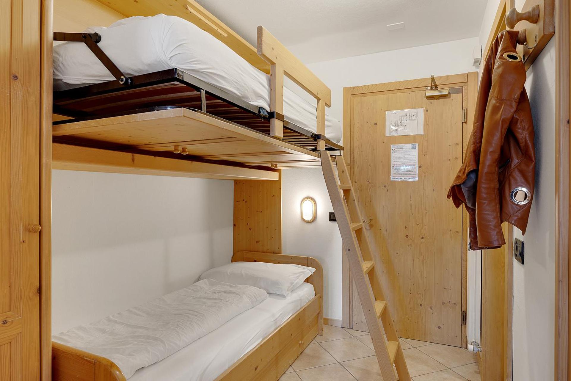 Aparthotel Majestic - Photo 17