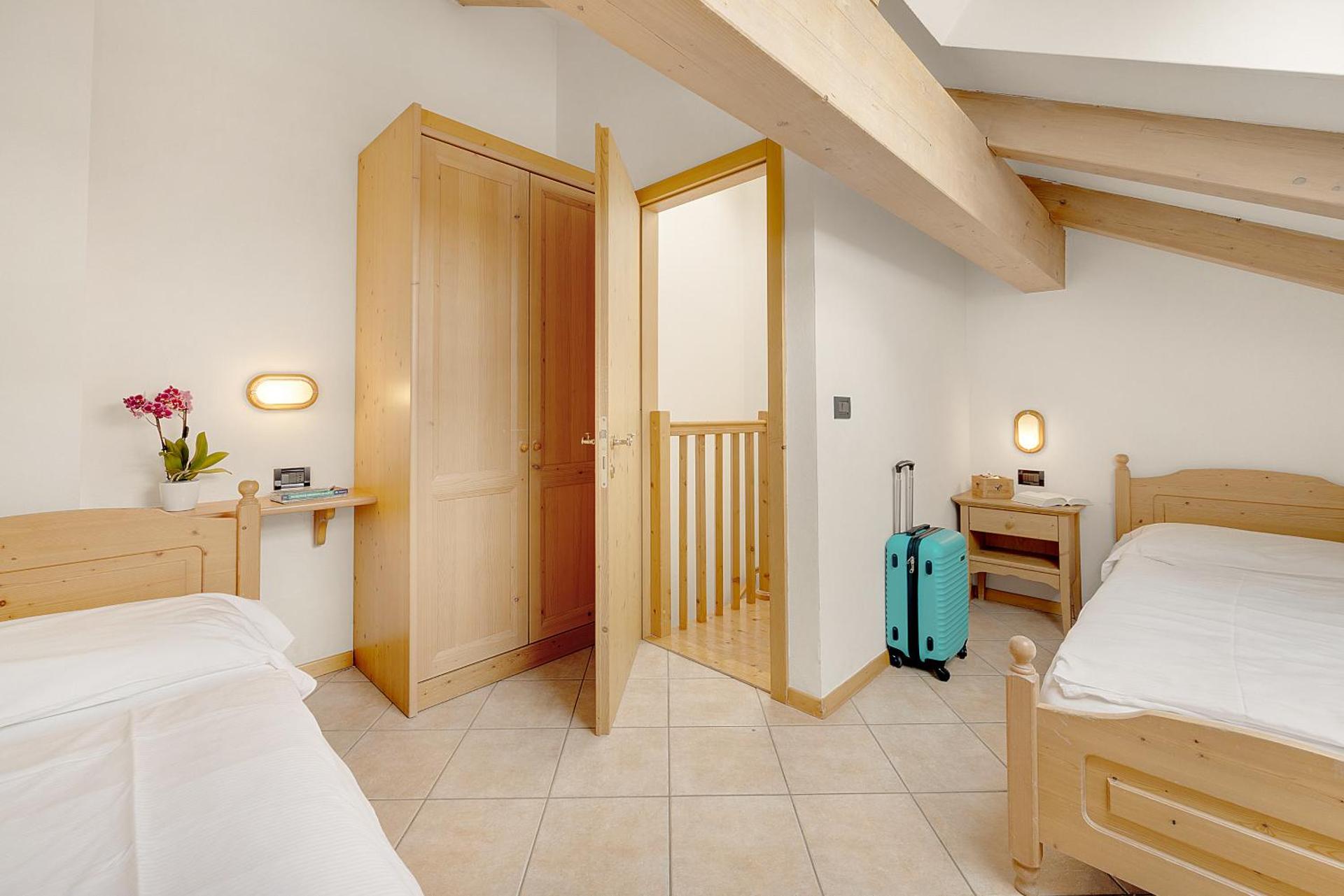 Superior One-Bedroom Apartment (4 Adults)