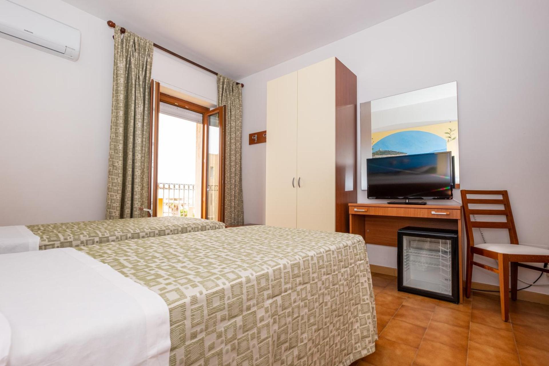 Hotel Il Gabbiano - Photo 103