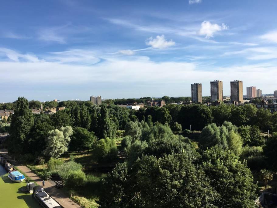Beautiful 1 Bedroom with Balcony Near Mile End - Photo 2