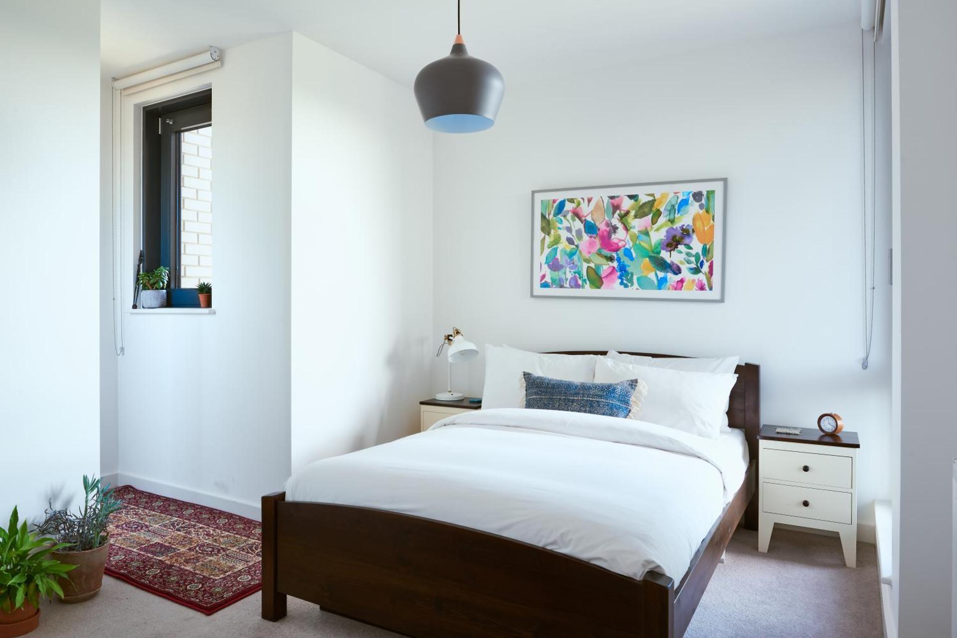 Beautiful 1 Bedroom with Balcony Near Mile End - Photo 10