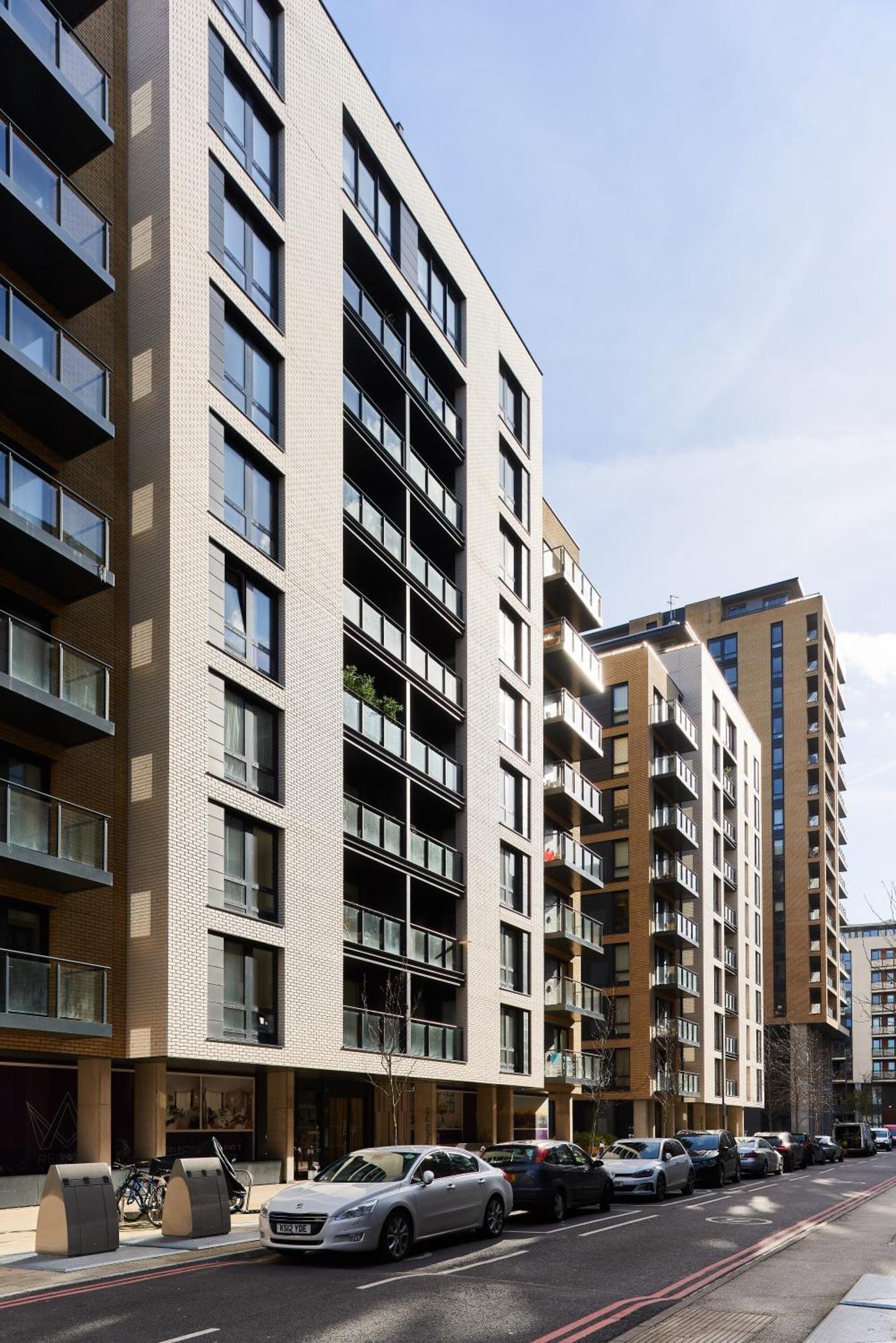 Beautiful 1 Bedroom with Balcony Near Mile End - Photo 25
