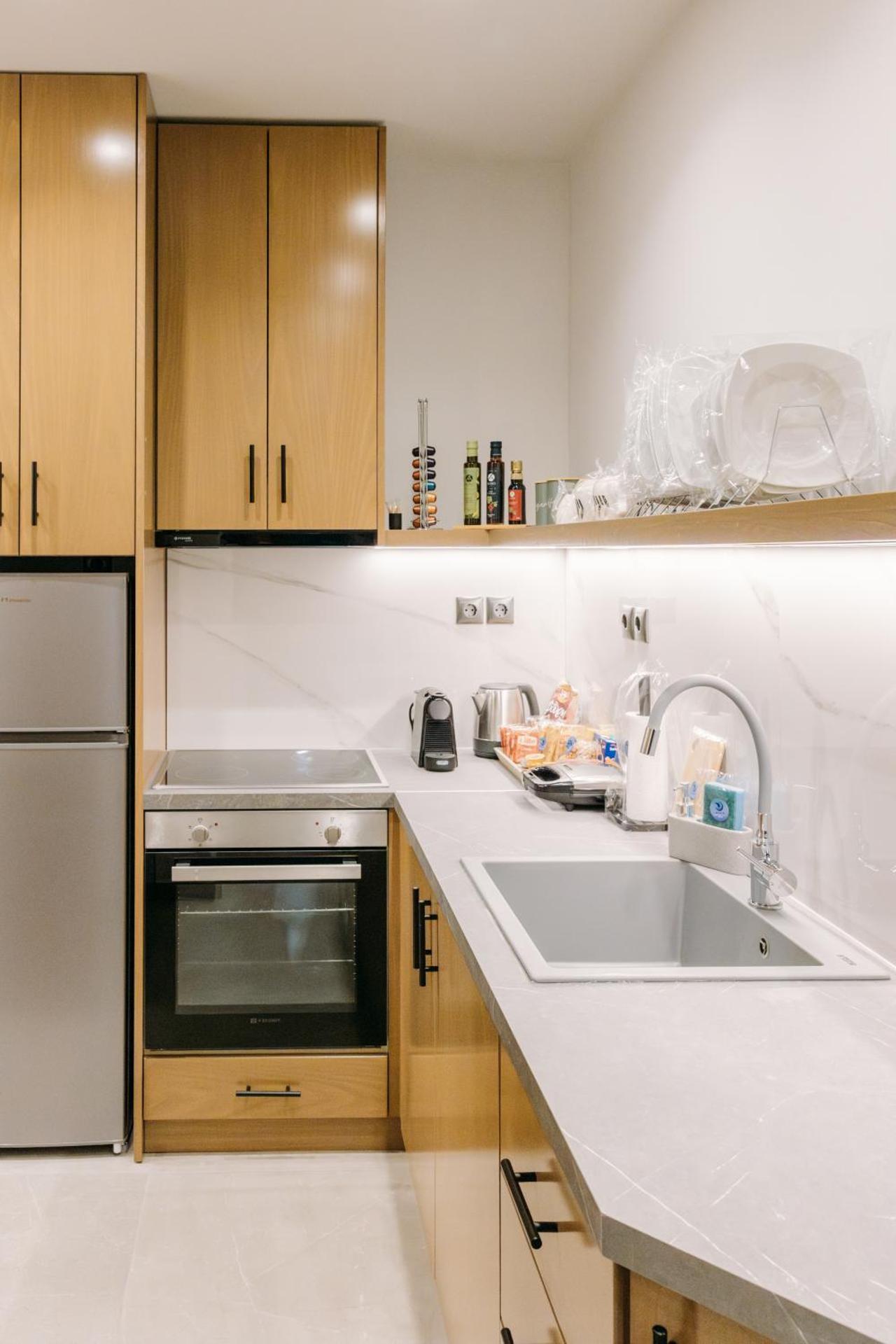 DEMs central stay Volos with private parking - Photo 6