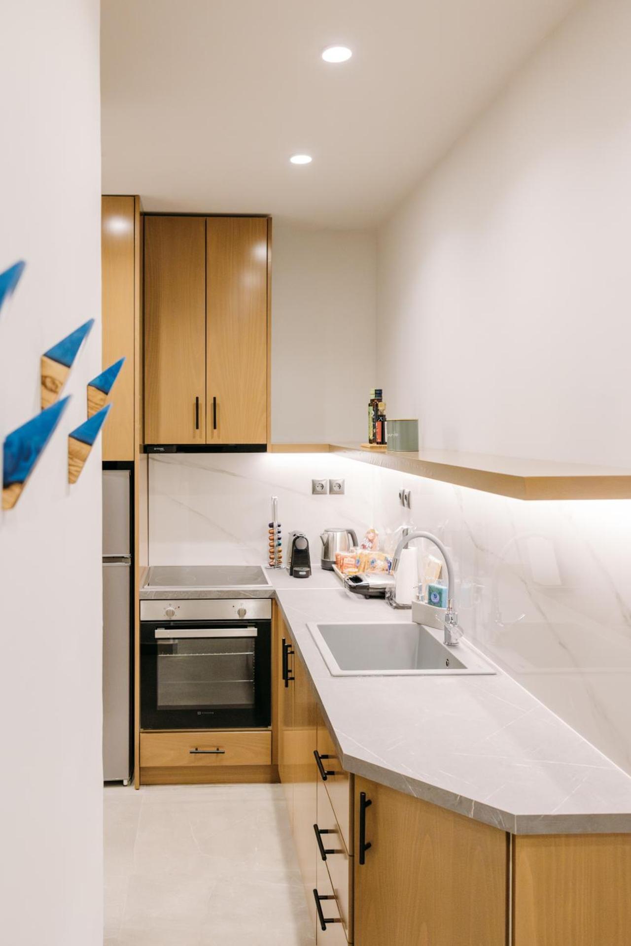 DEMs central stay Volos with private parking - Photo 8