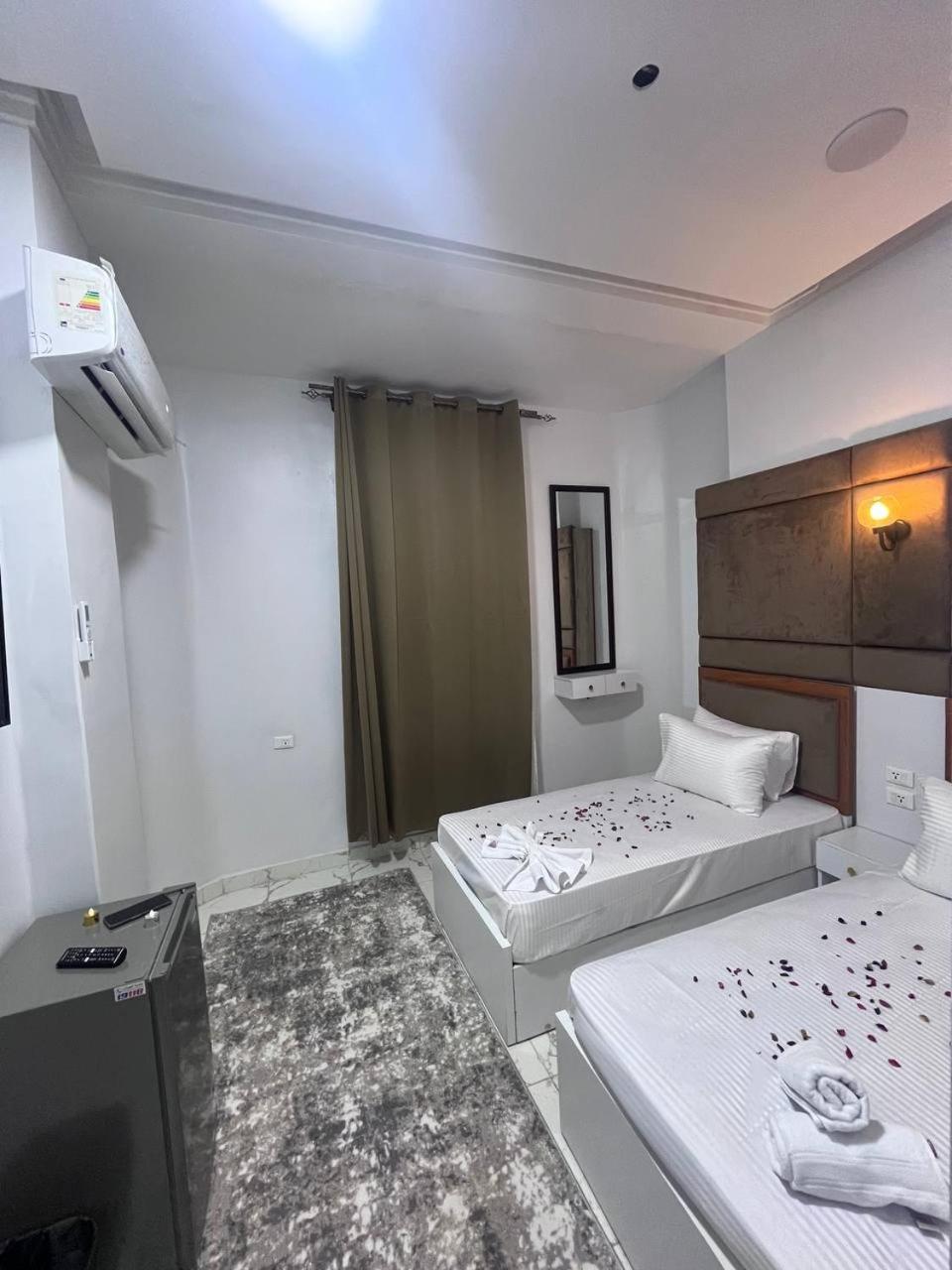 Twin Room with Private Bathroom