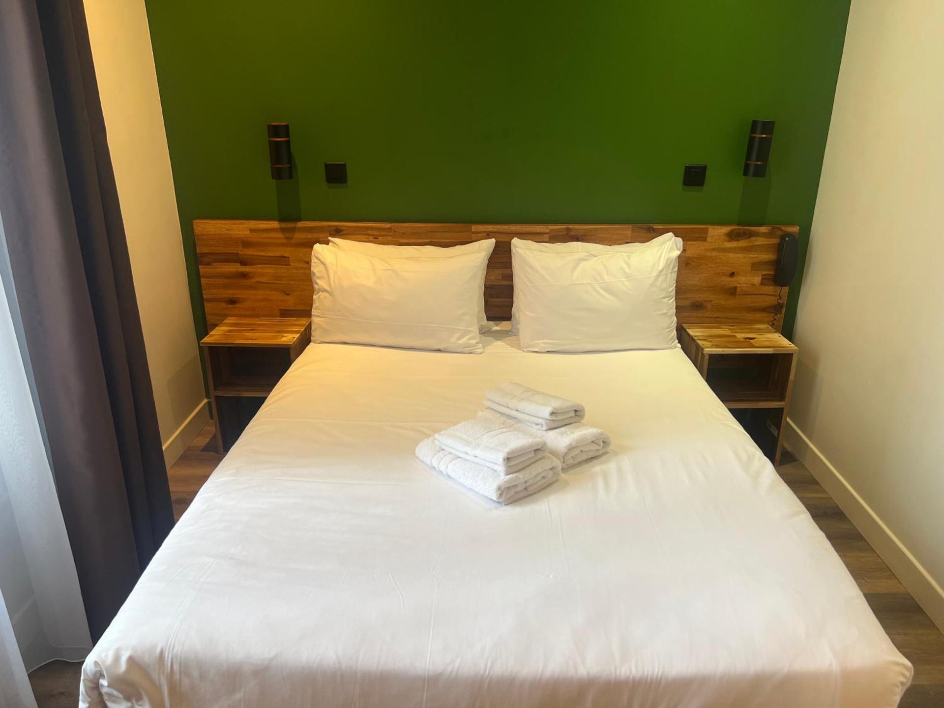 Hôtel De La Perdrix Rouge - Photo 26