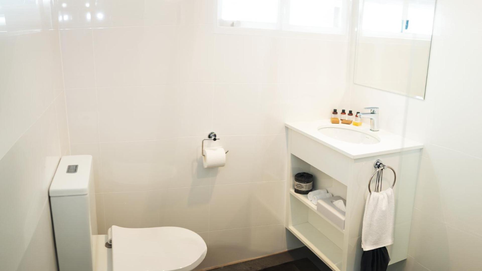 Hotel Kingsley - Photo 7