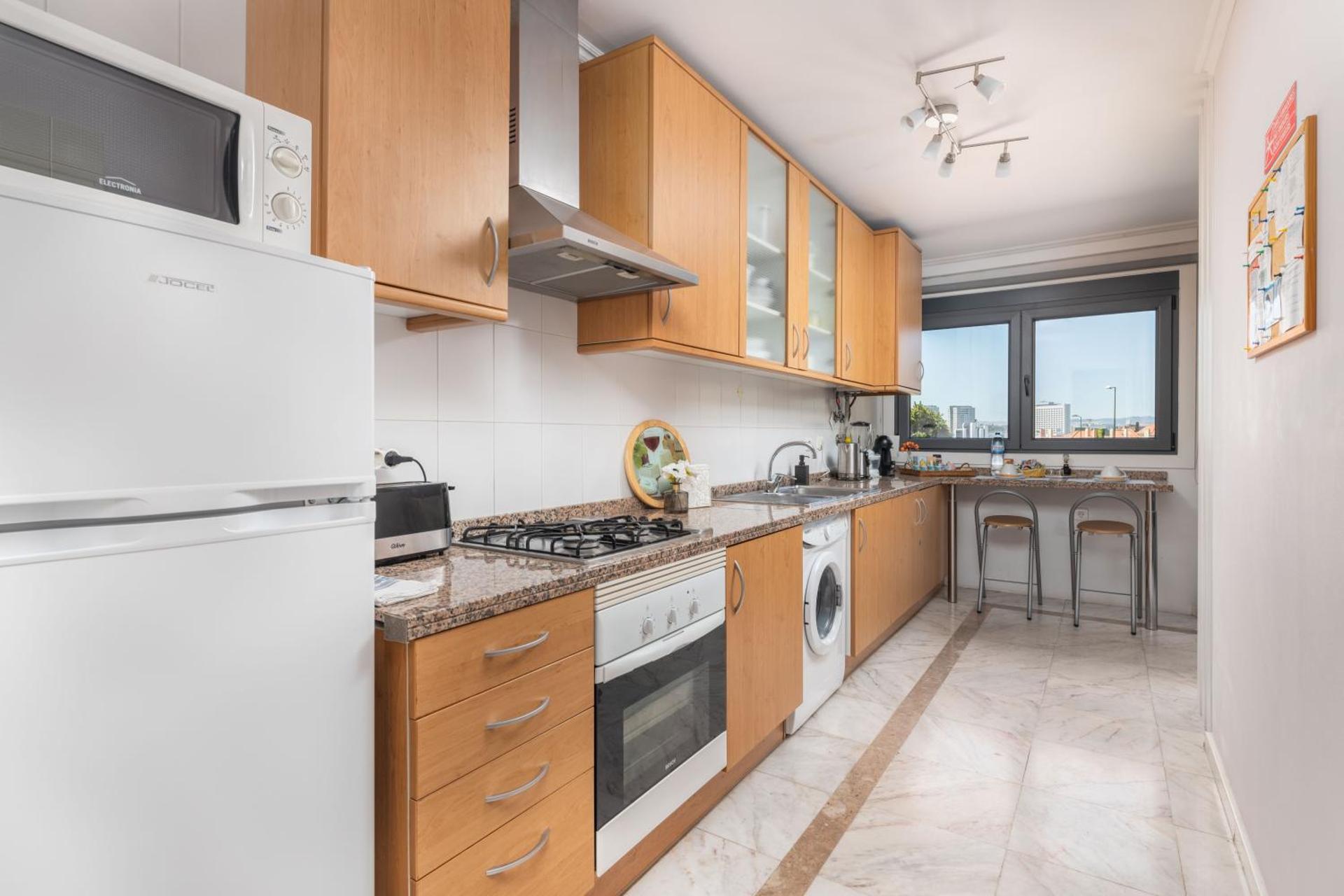 Lisbon Relax Pool Apartment - Free Parking Garage - Photo 6